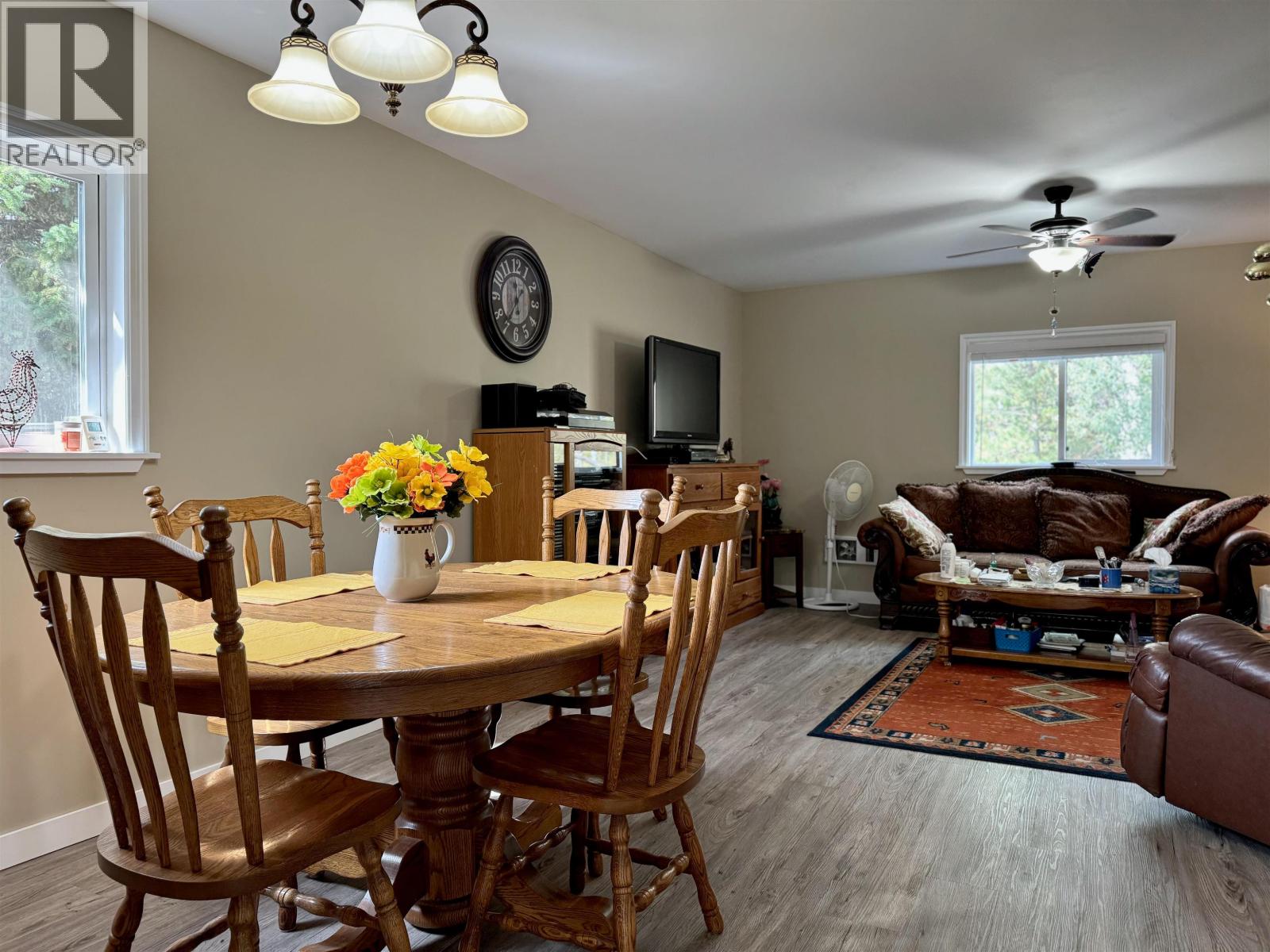 8043 83 MILE ROAD, Lone Butte