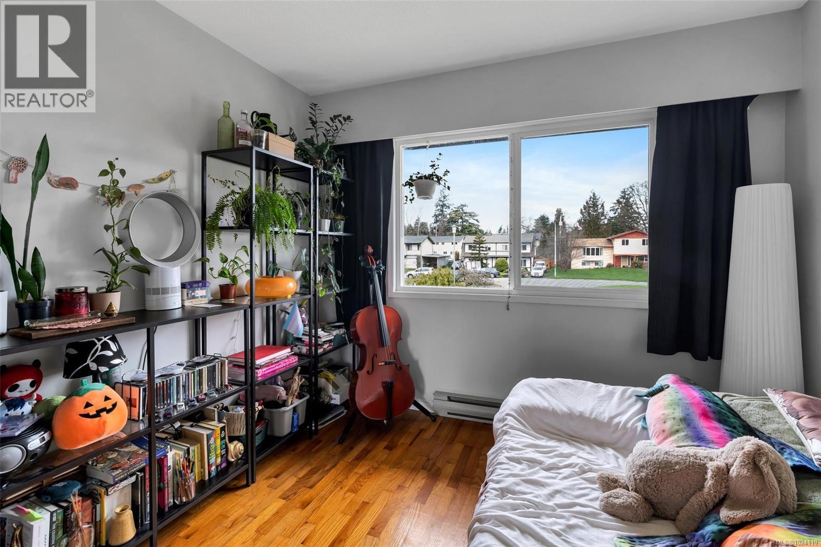  1725/1727 Ashdale Place, Saanich