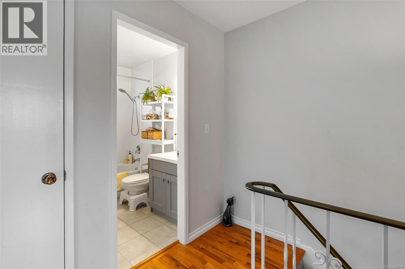  1725/1727 Ashdale Place, Saanich