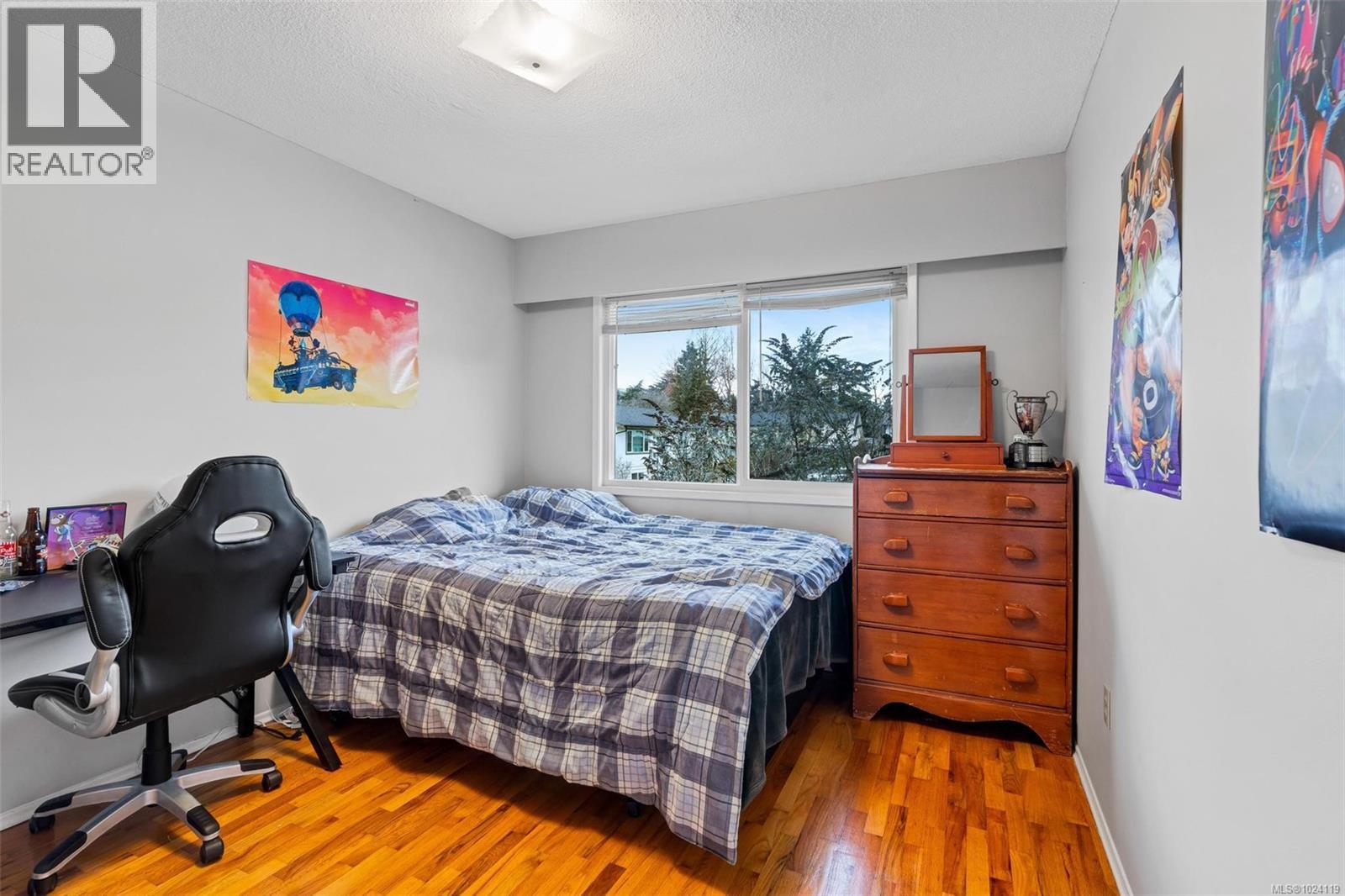  1725/1727 Ashdale Place, Saanich