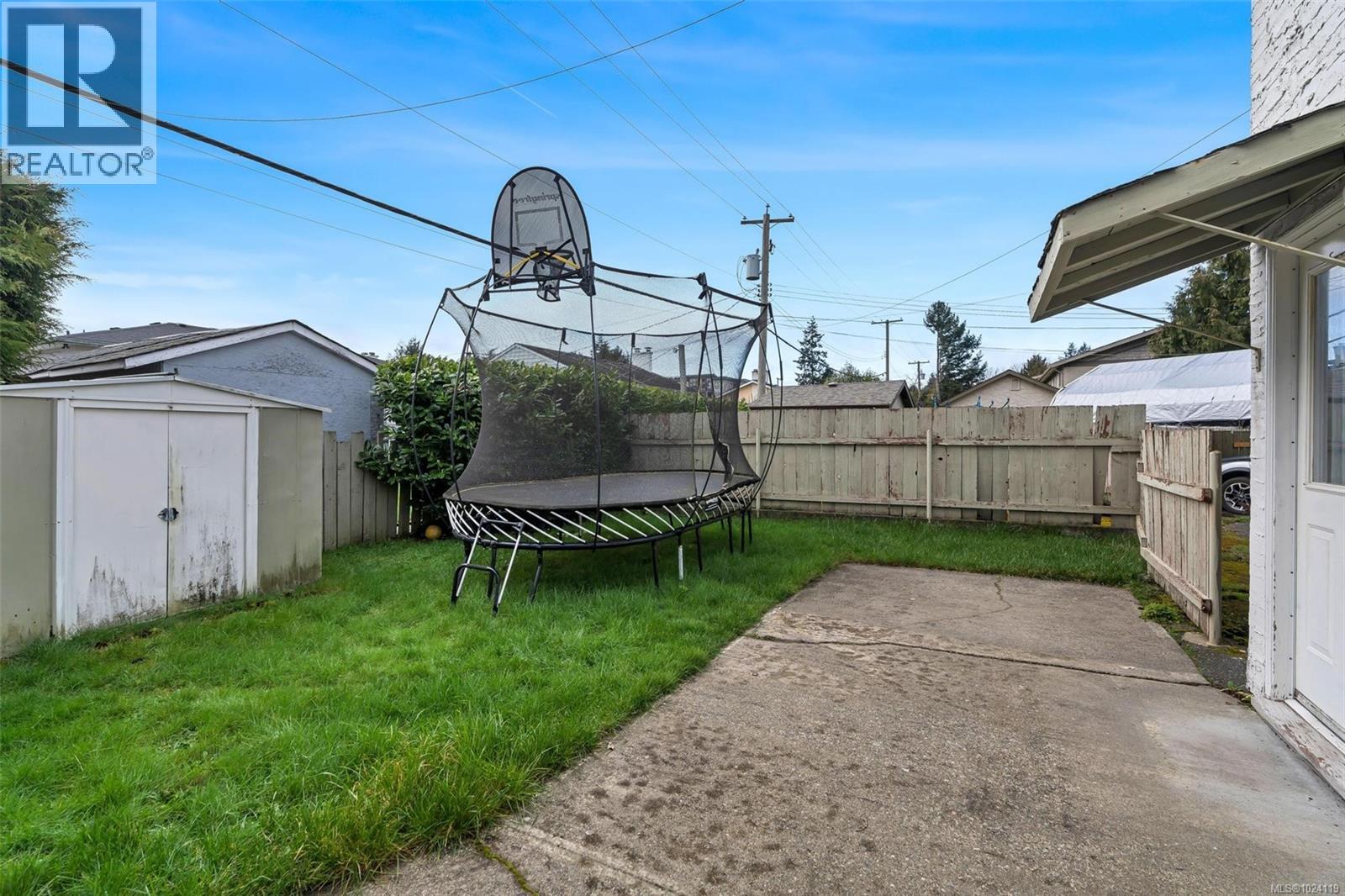  1725/1727 Ashdale Place, Saanich