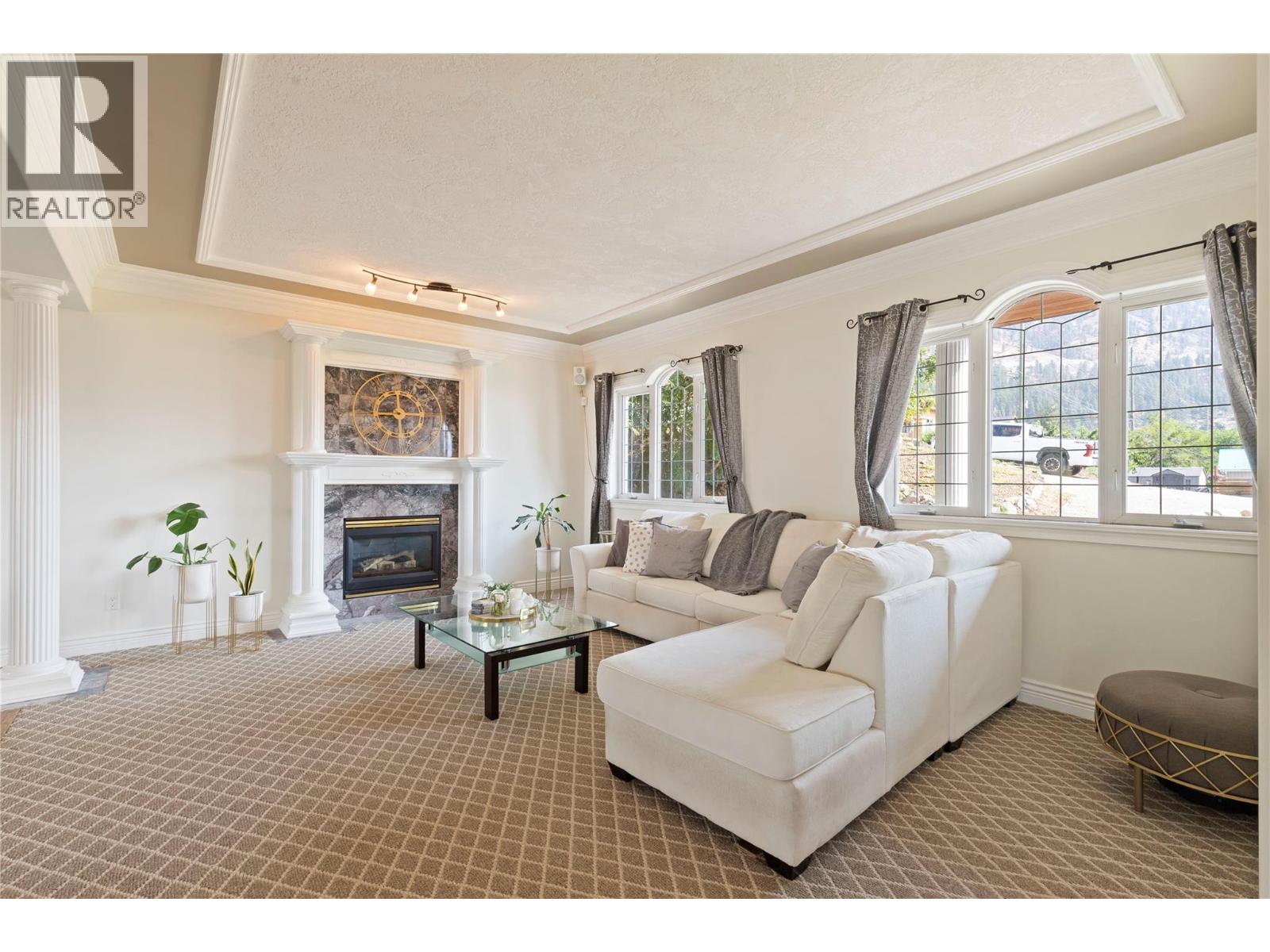 5318 Fulton Place, Peachland