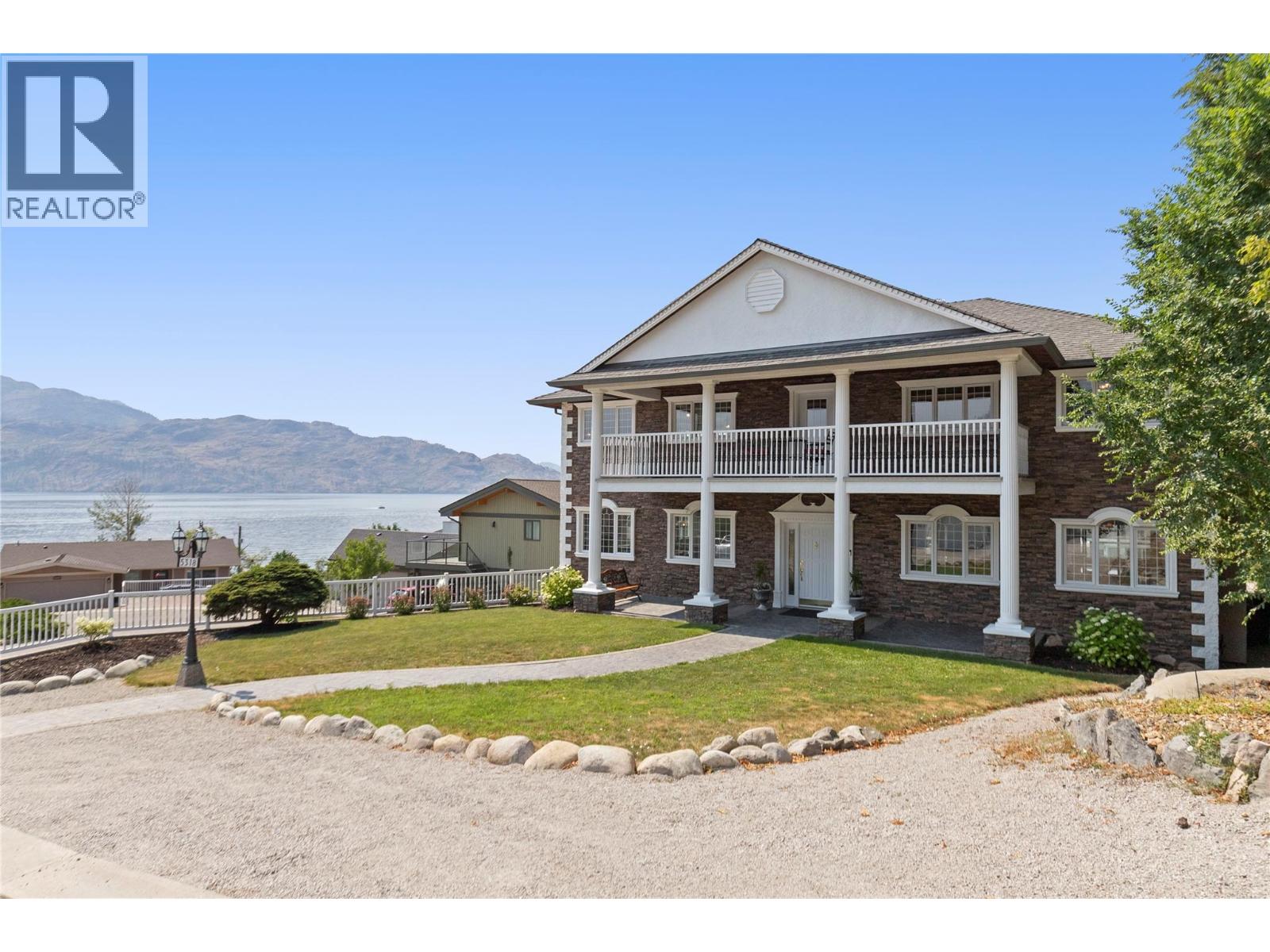 5318 Fulton Place, Peachland