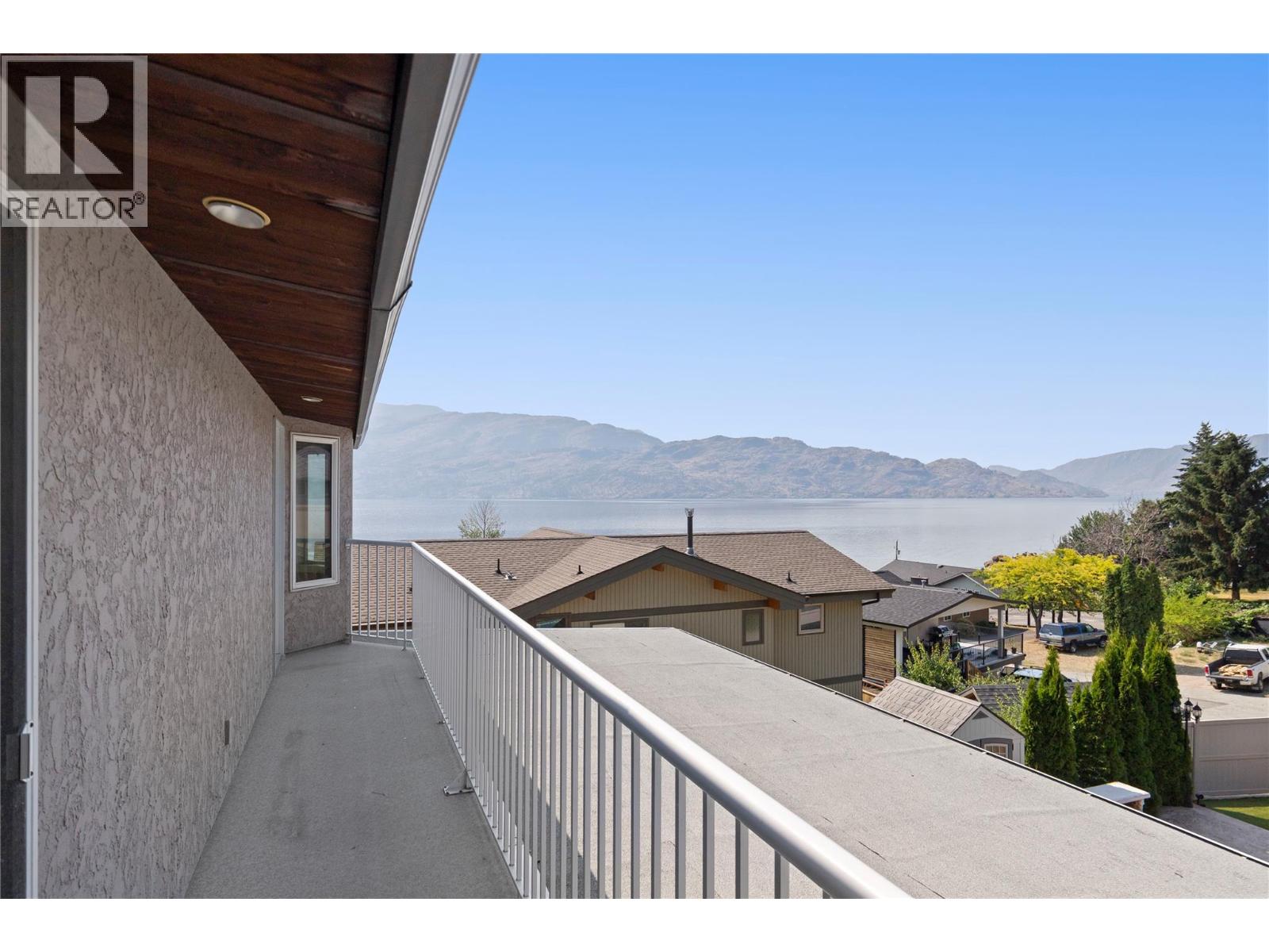 5318 Fulton Place, Peachland