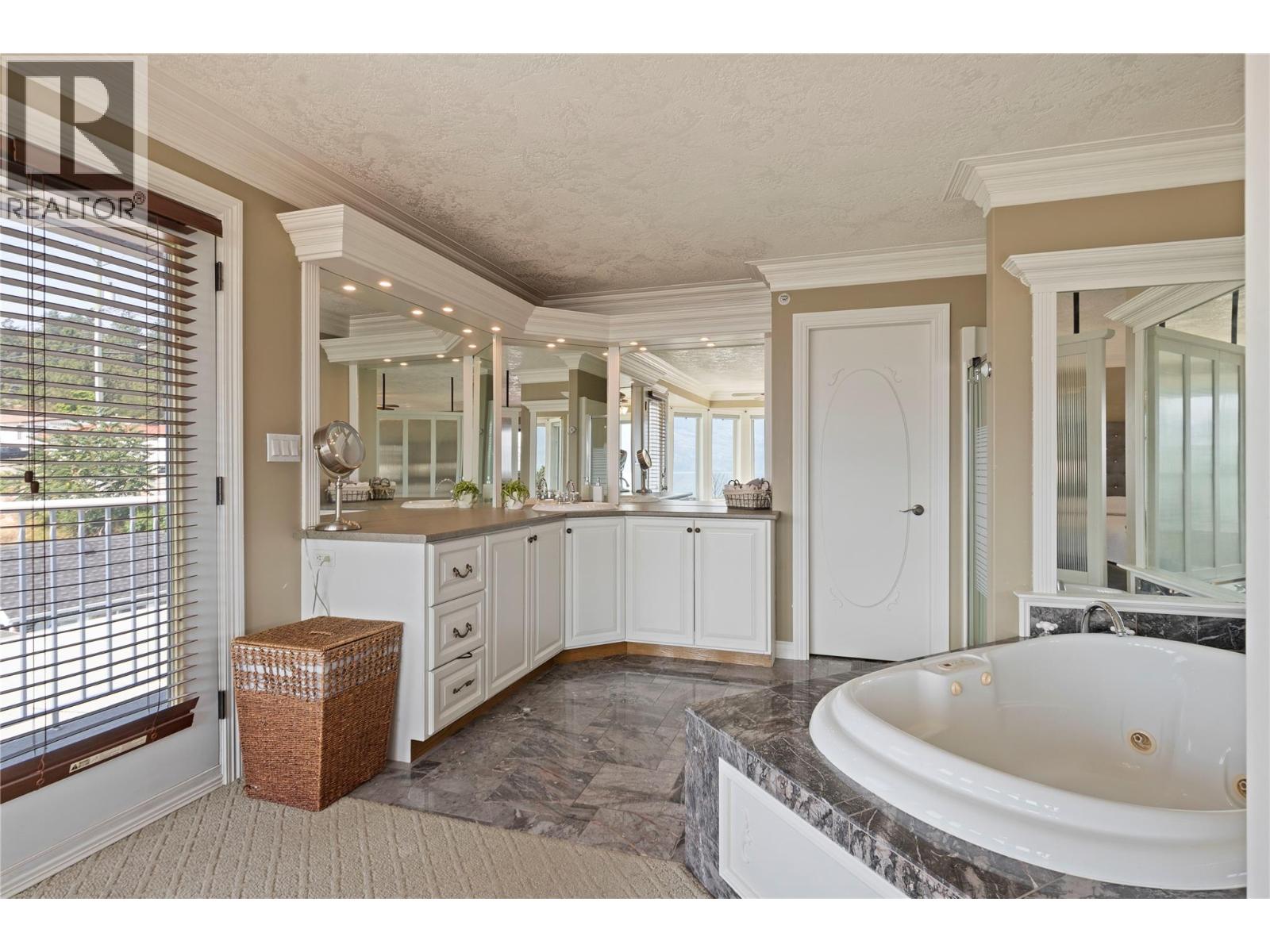 5318 Fulton Place, Peachland