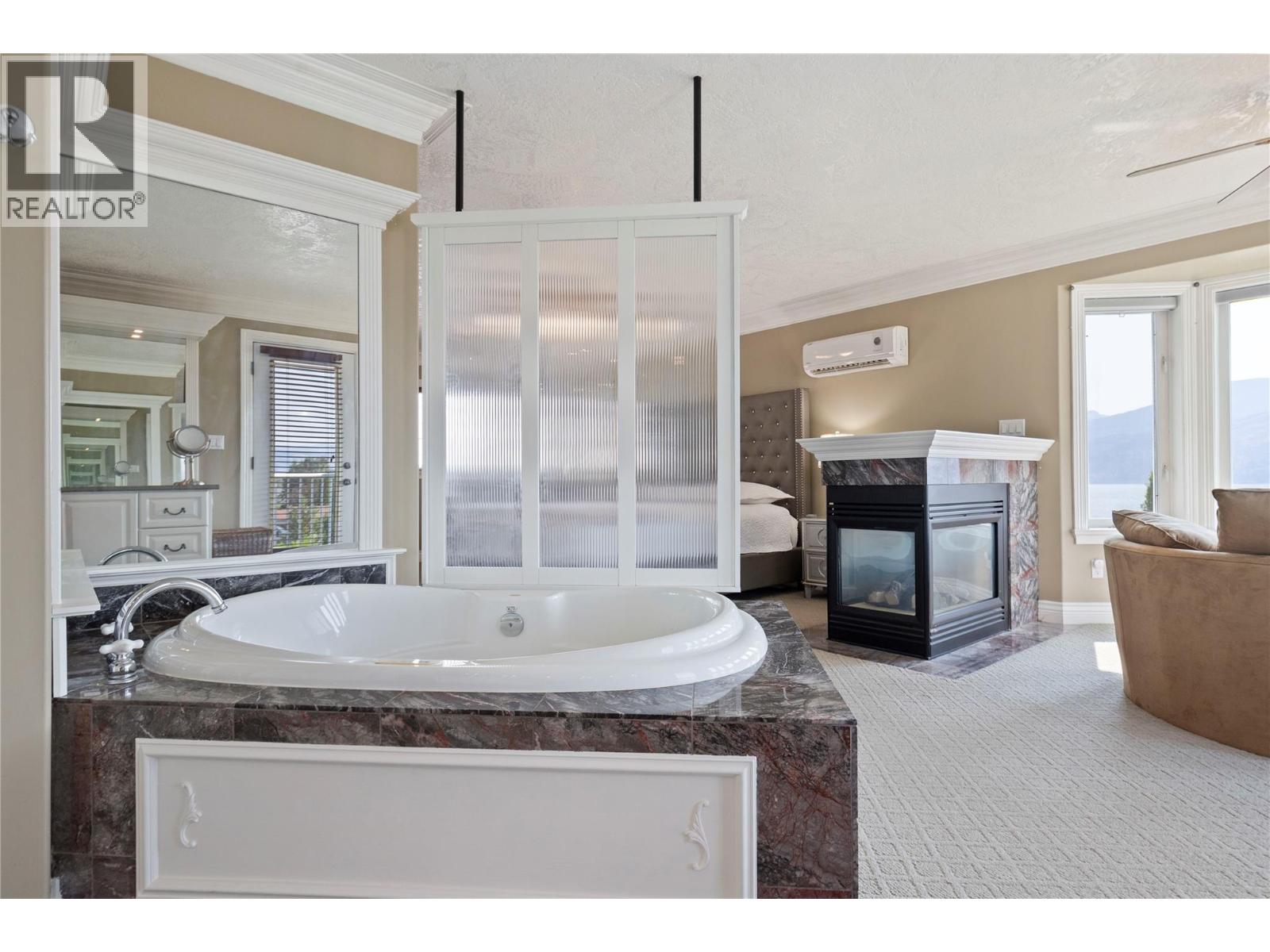 5318 Fulton Place, Peachland