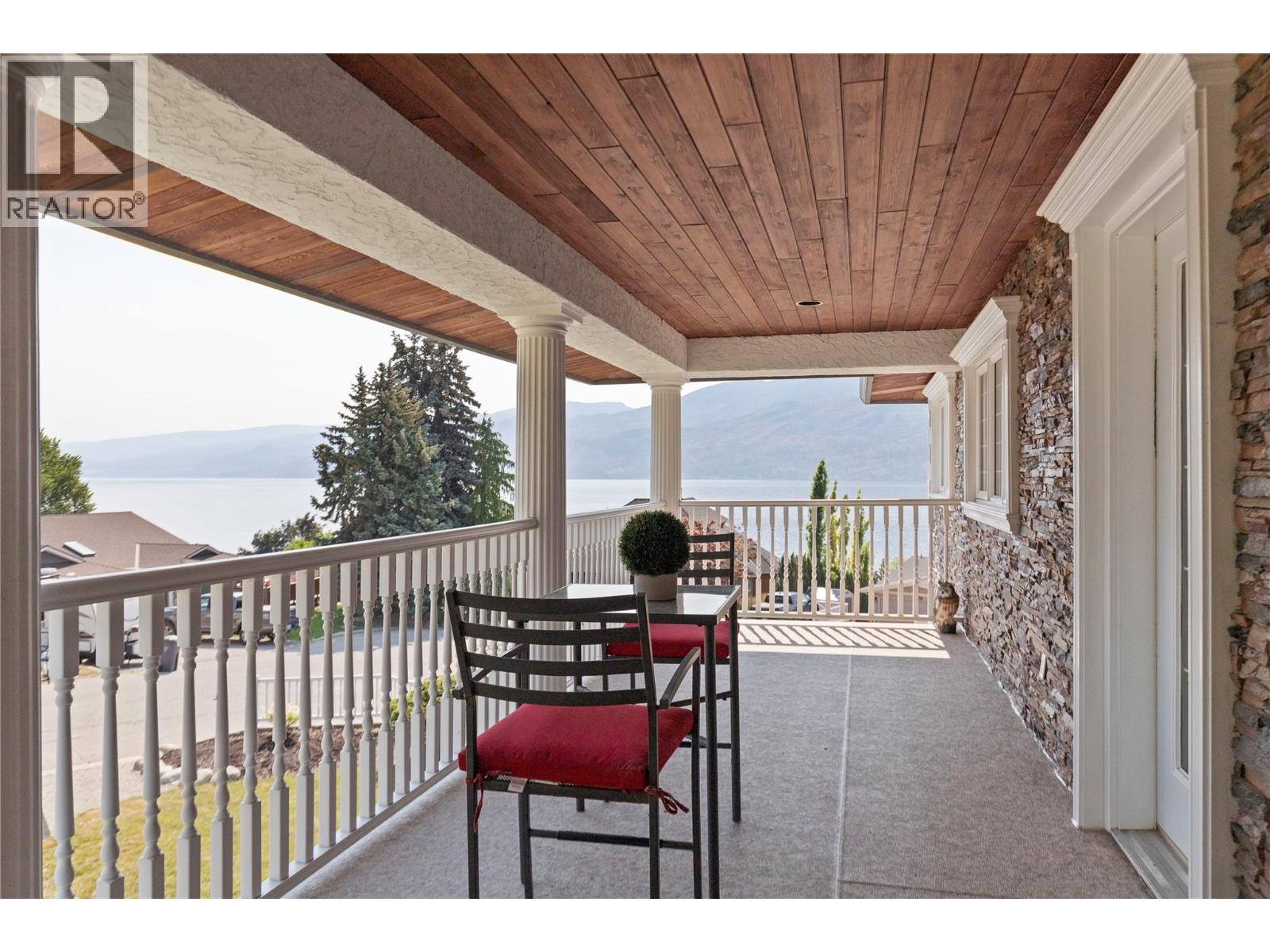 5318 Fulton Place, Peachland
