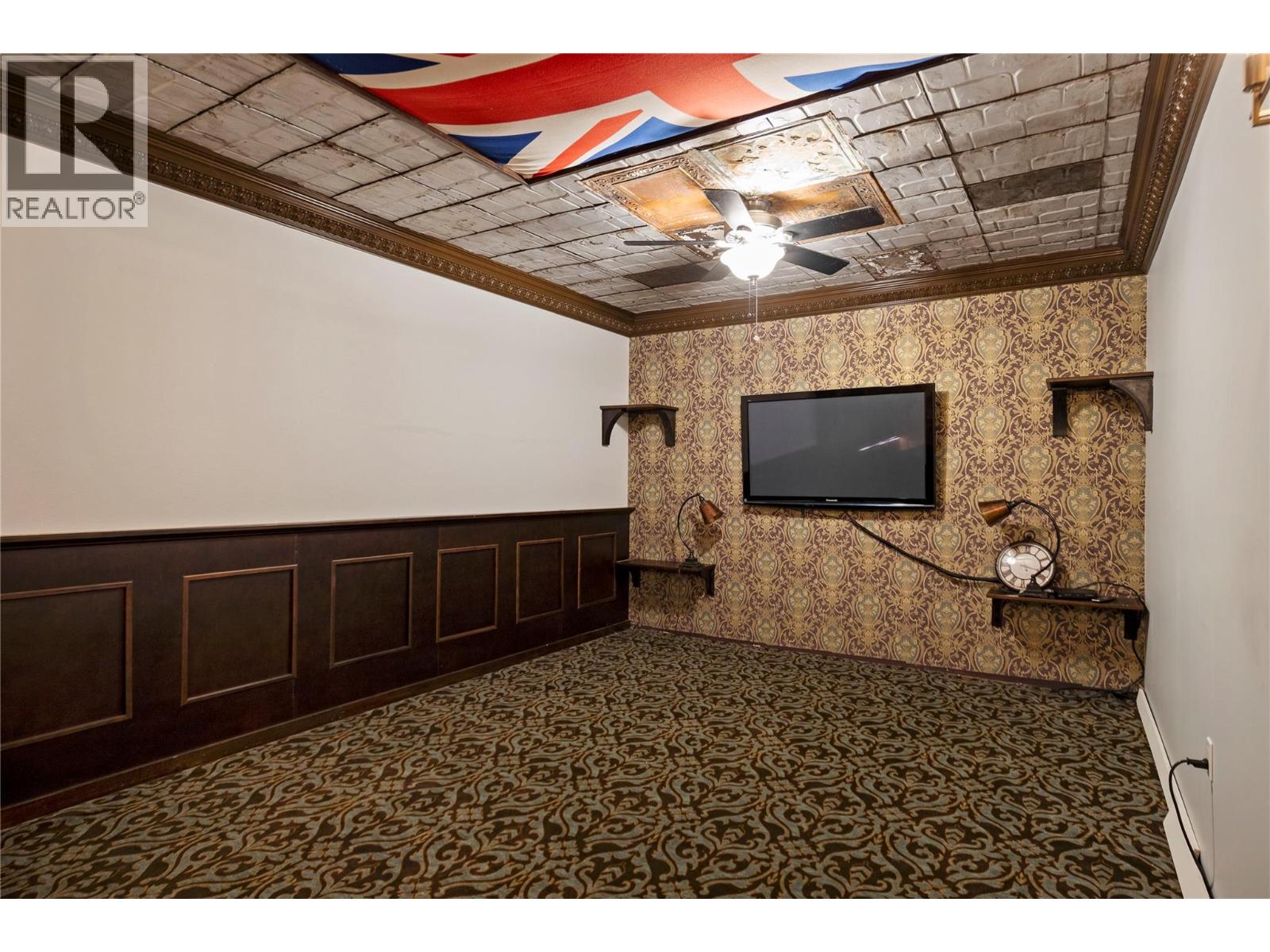 5318 Fulton Place, Peachland