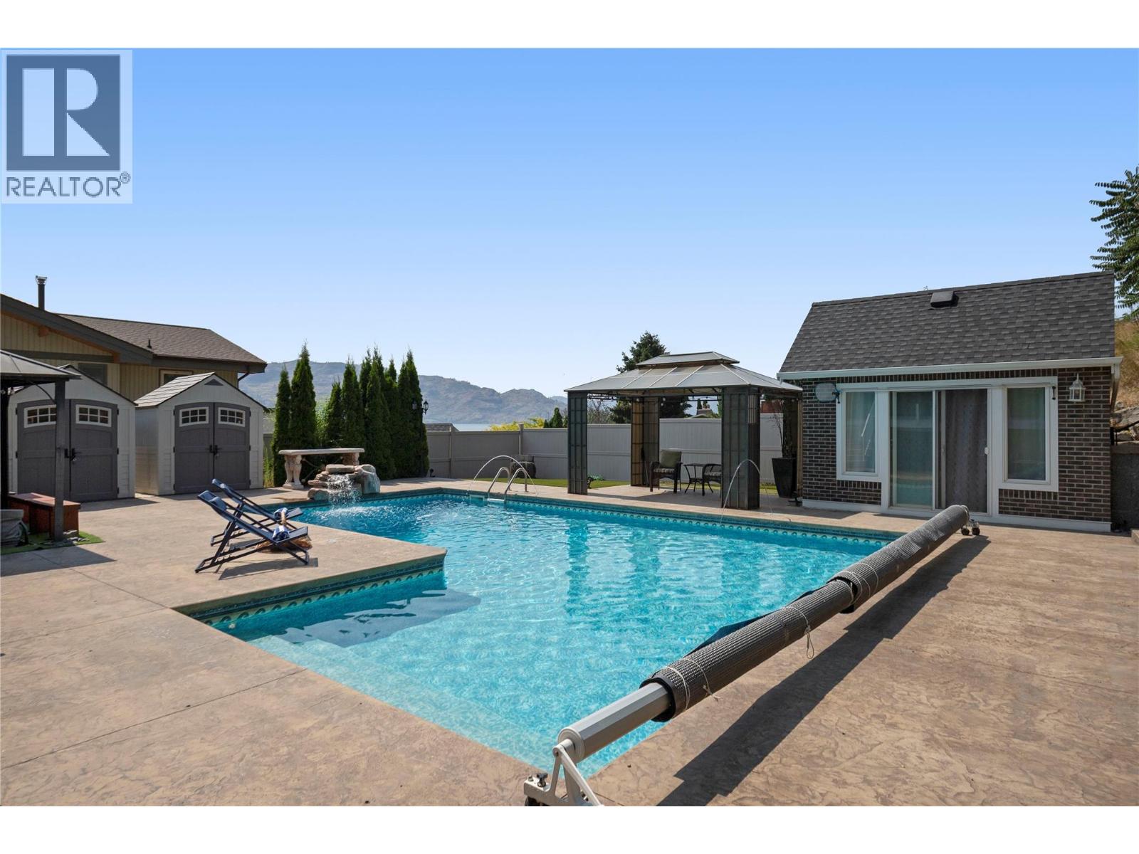 5318 Fulton Place, Peachland