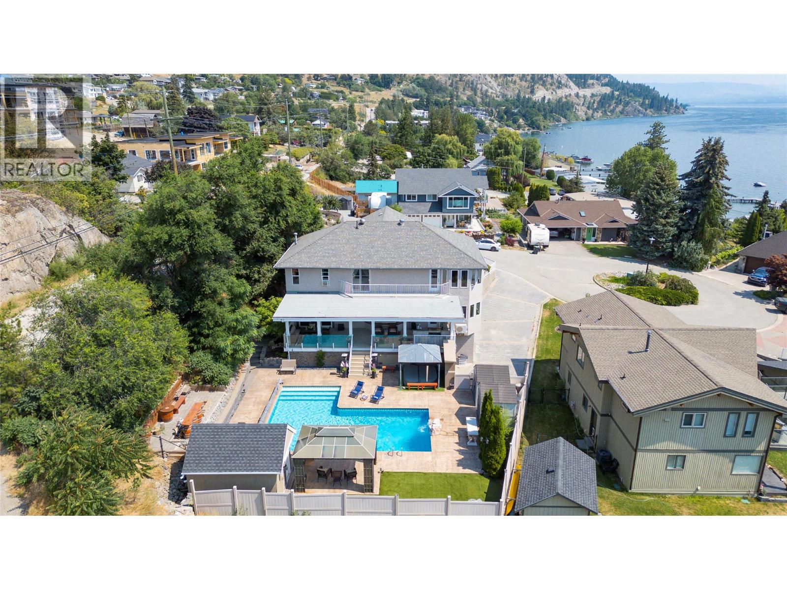 5318 Fulton Place, Peachland