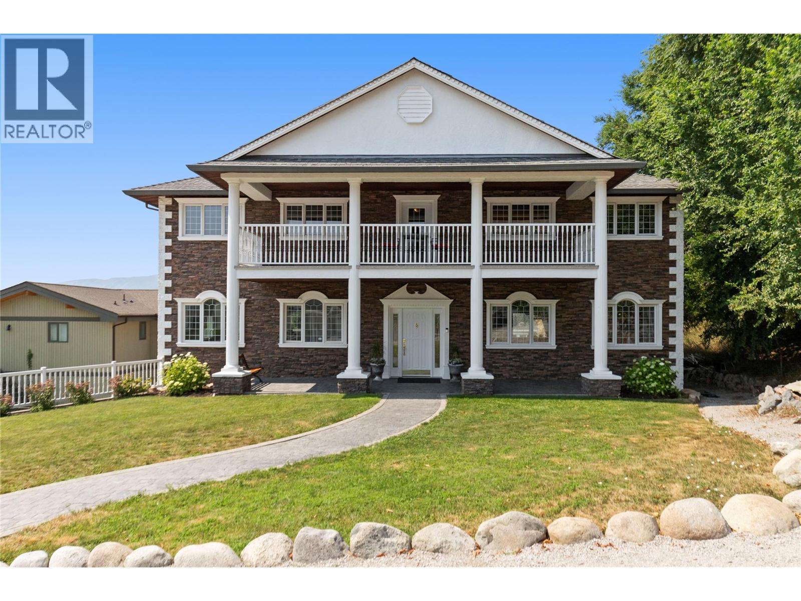 5318 Fulton Place, Peachland