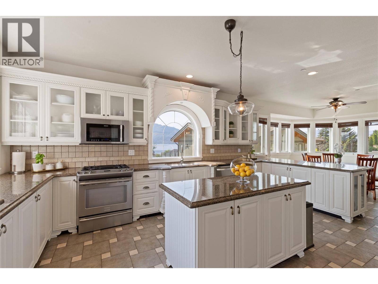 5318 Fulton Place, Peachland