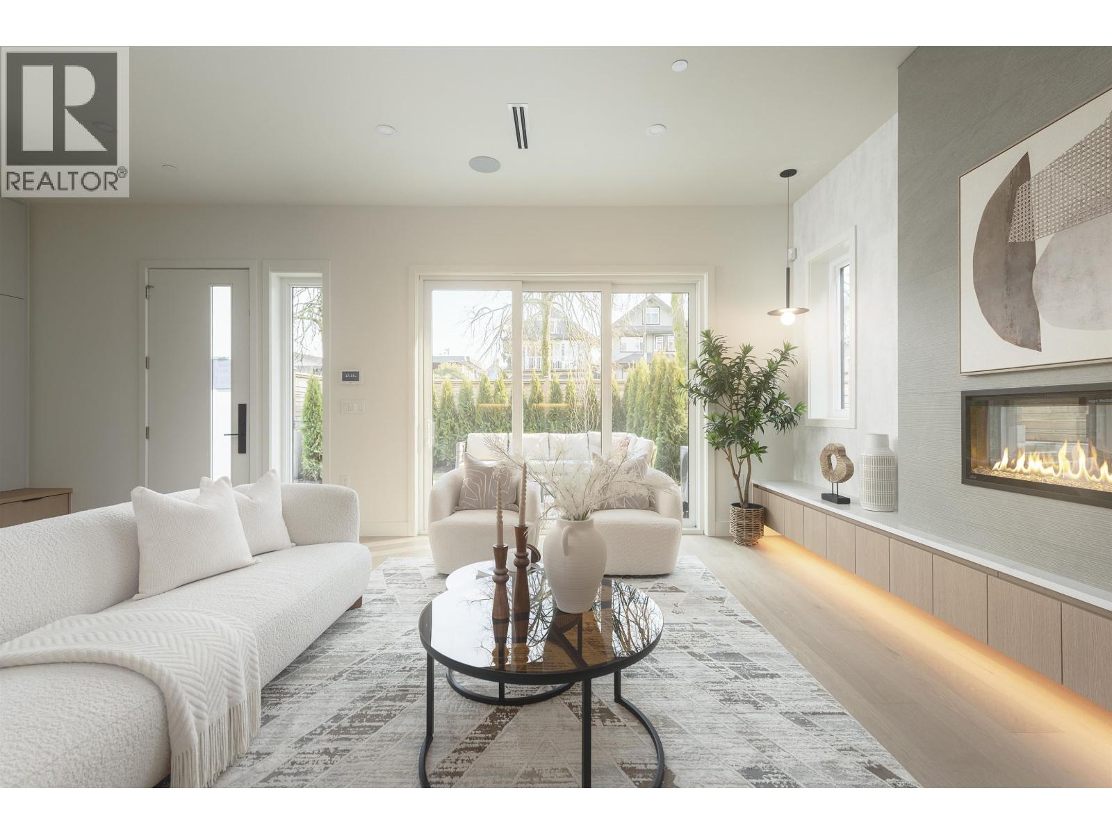 1 735 E 10TH AVENUE - Photo 4 of 35, Vancouver, British Columbia