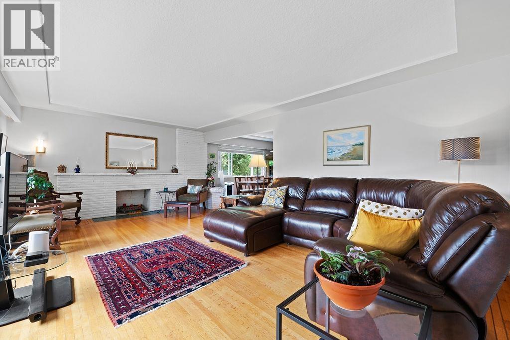 535 HOLDOM AVENUE, Burnaby