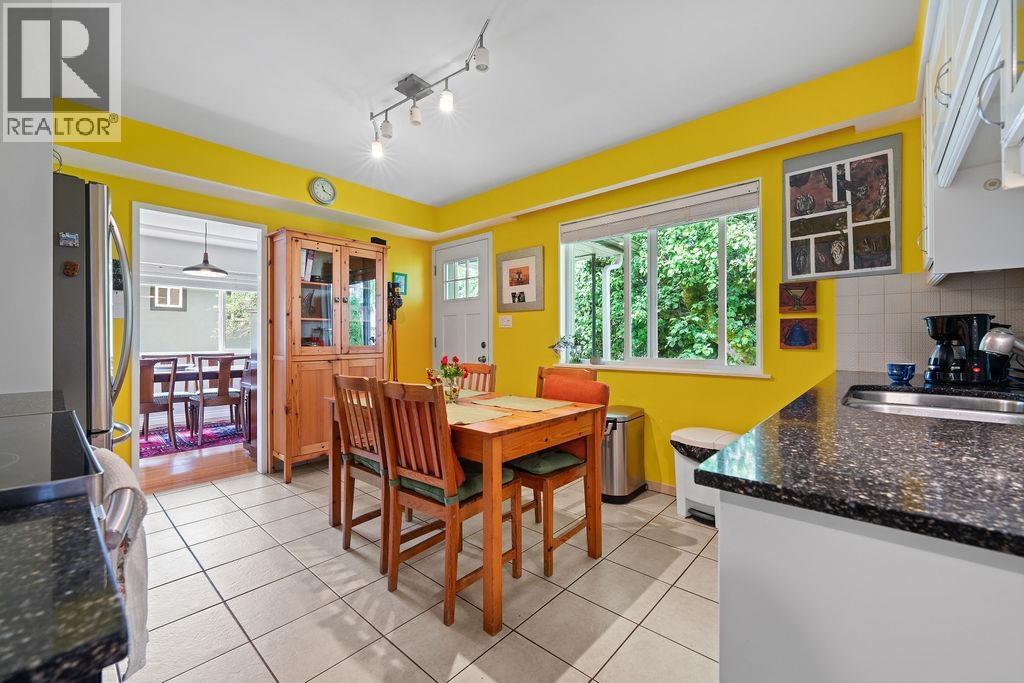 535 HOLDOM AVENUE, Burnaby