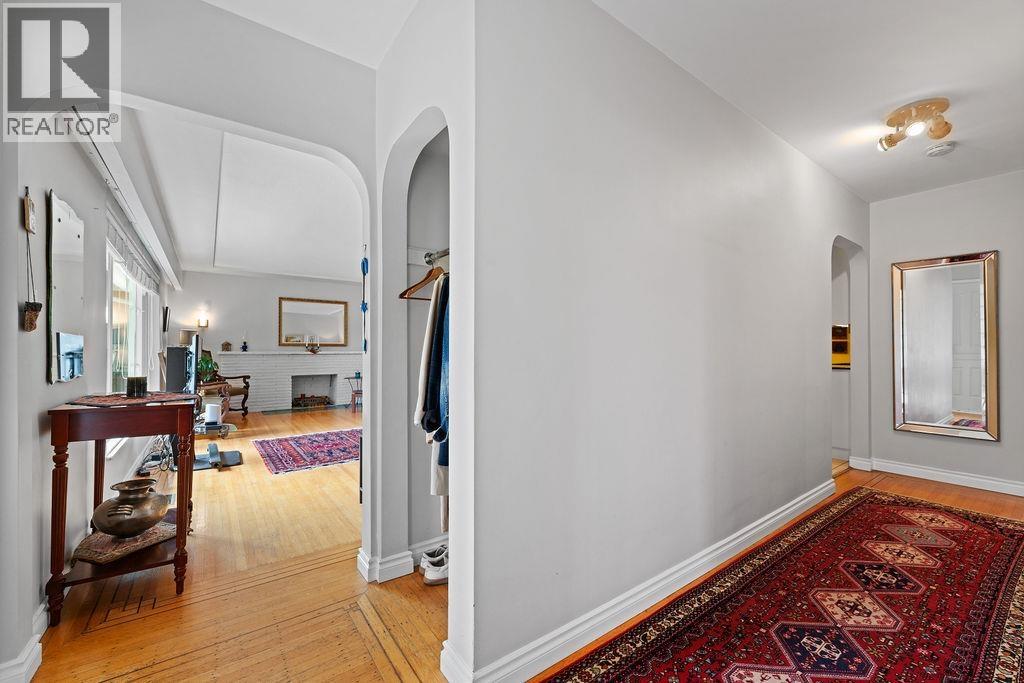 535 HOLDOM AVENUE, Burnaby