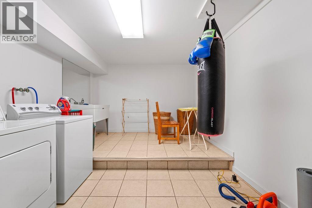 535 HOLDOM AVENUE, Burnaby