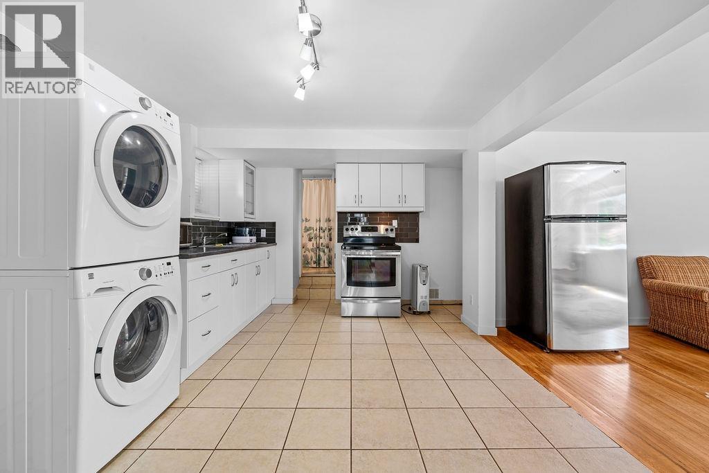 535 HOLDOM AVENUE, Burnaby