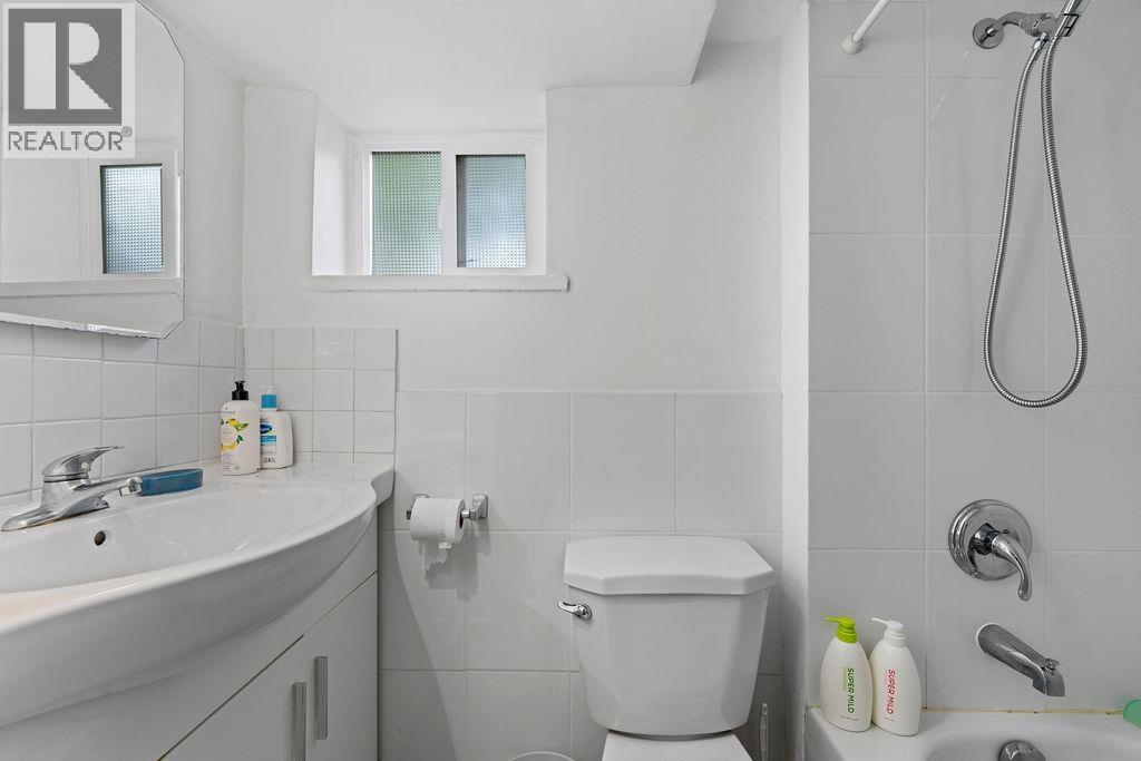 535 HOLDOM AVENUE, Burnaby