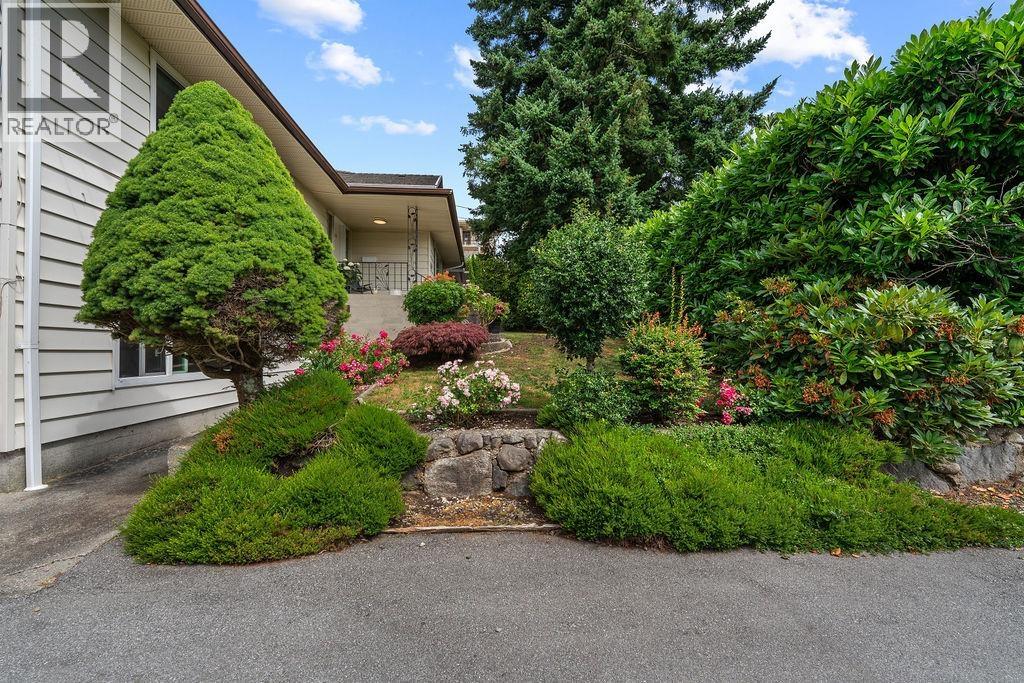535 HOLDOM AVENUE, Burnaby