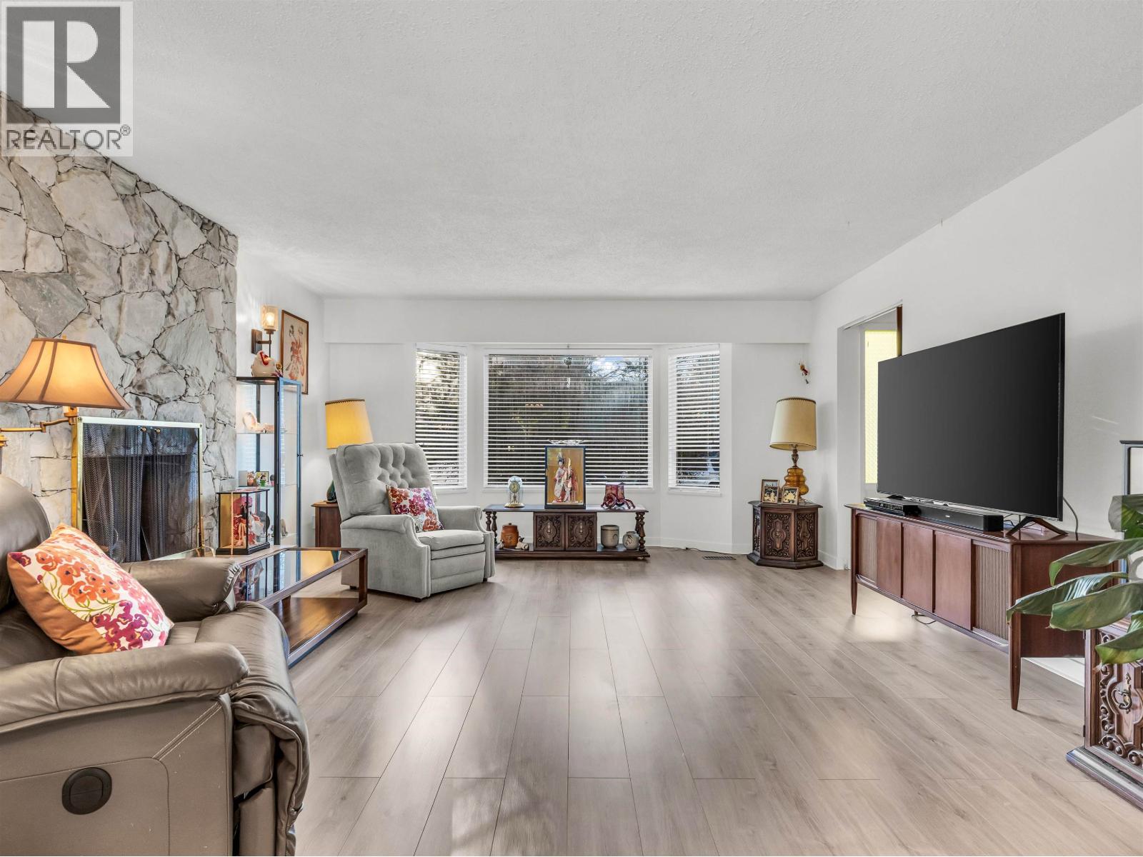 6870 6TH STREET, Burnaby