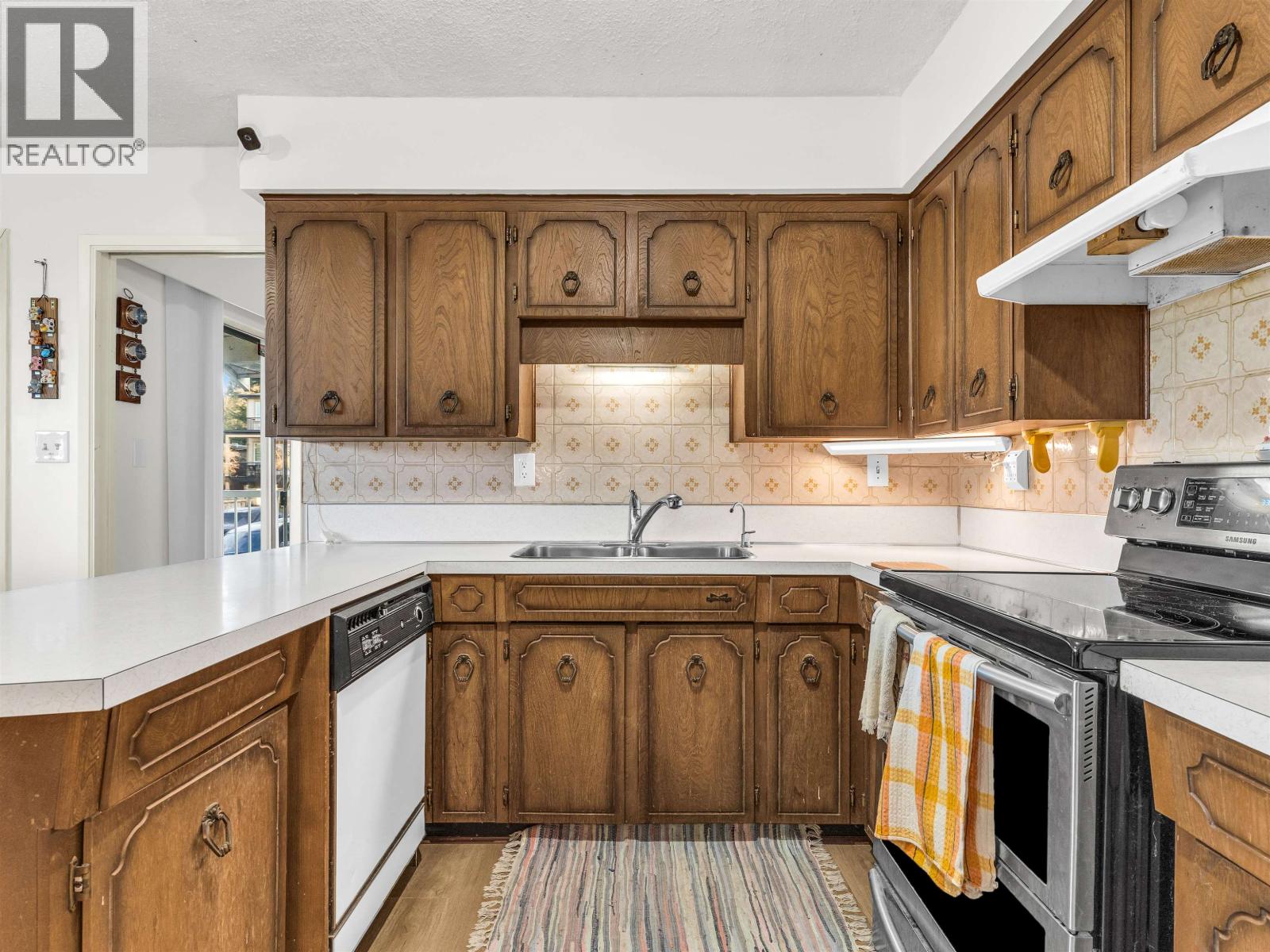 6870 6TH STREET, Burnaby