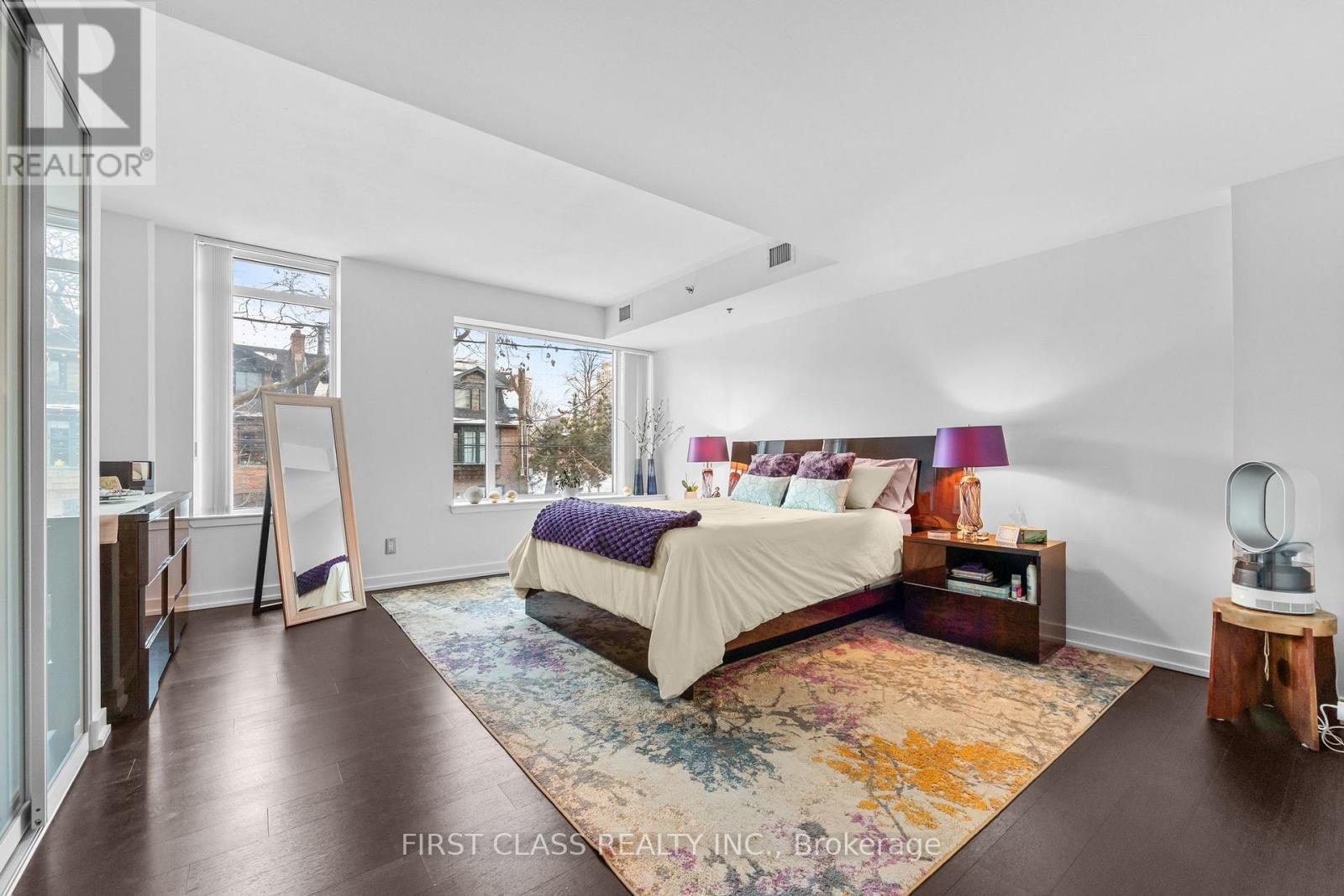 #TH1 220 GEORGE STREET - 26