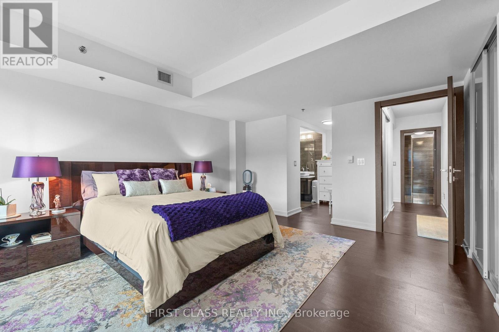 #TH1 220 GEORGE STREET - 28