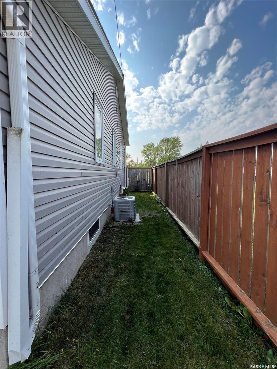 809 Lalonde STREET - 2