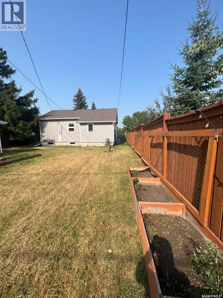 809 Lalonde STREET - 3