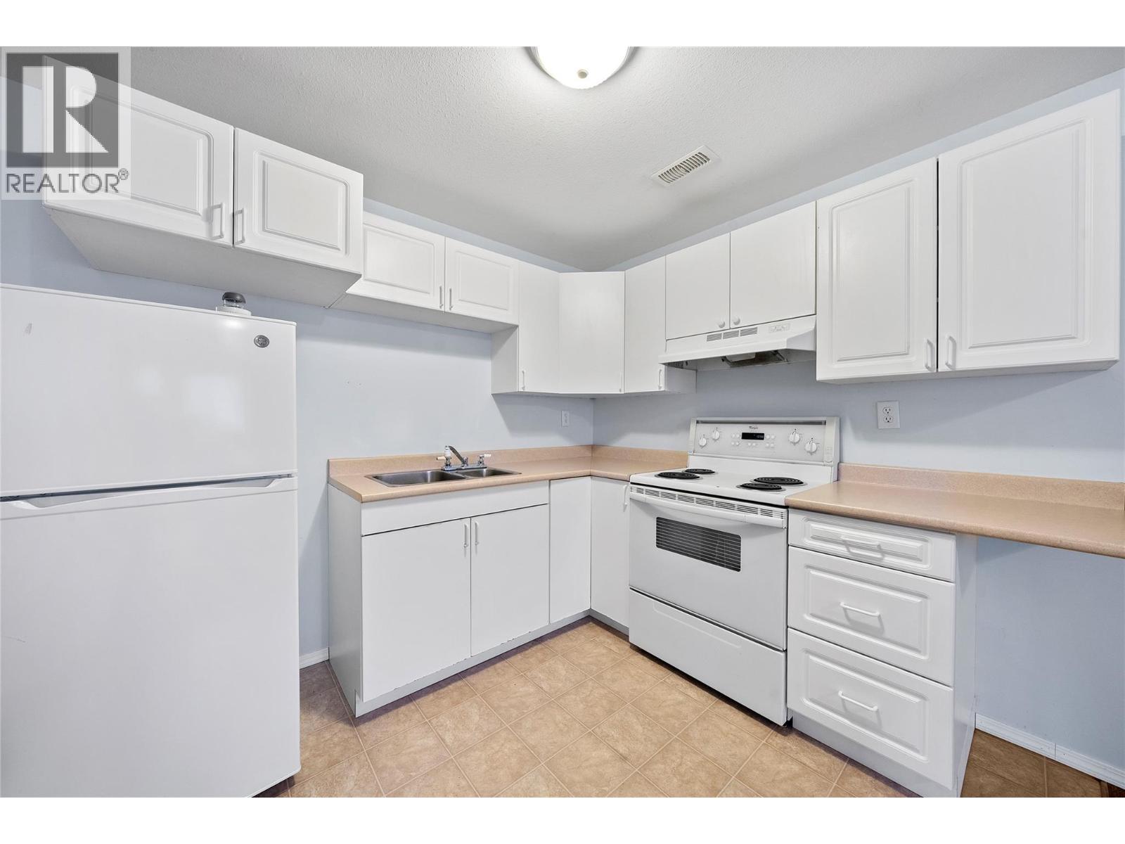 930 37 Street SE, Salmon Arm