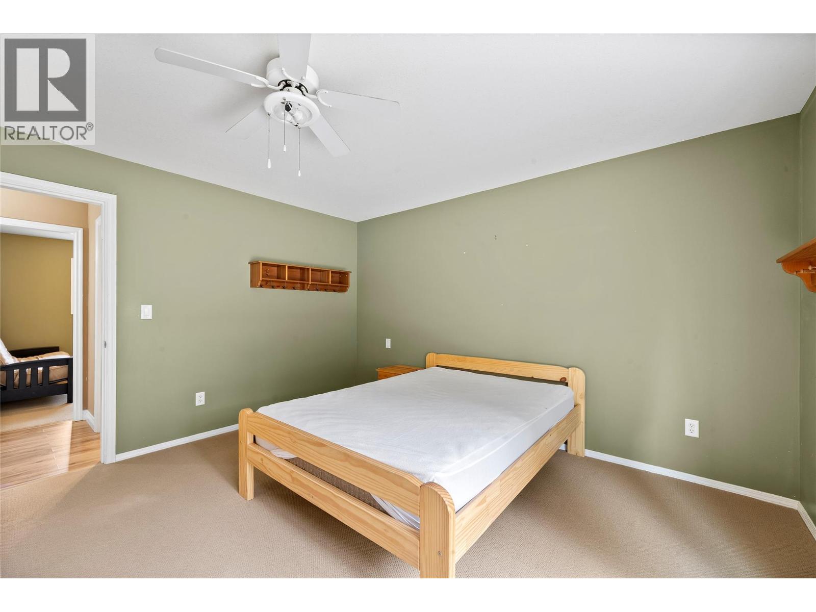 930 37 Street SE, Salmon Arm