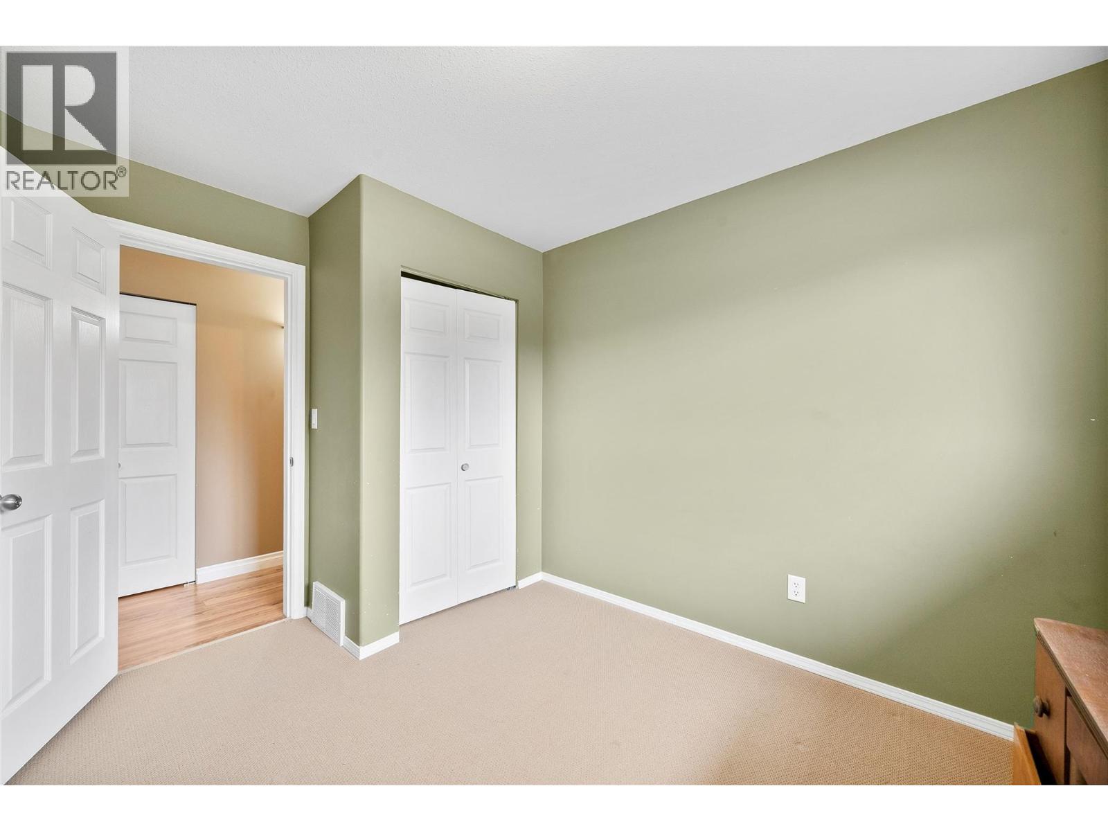 930 37 Street SE, Salmon Arm