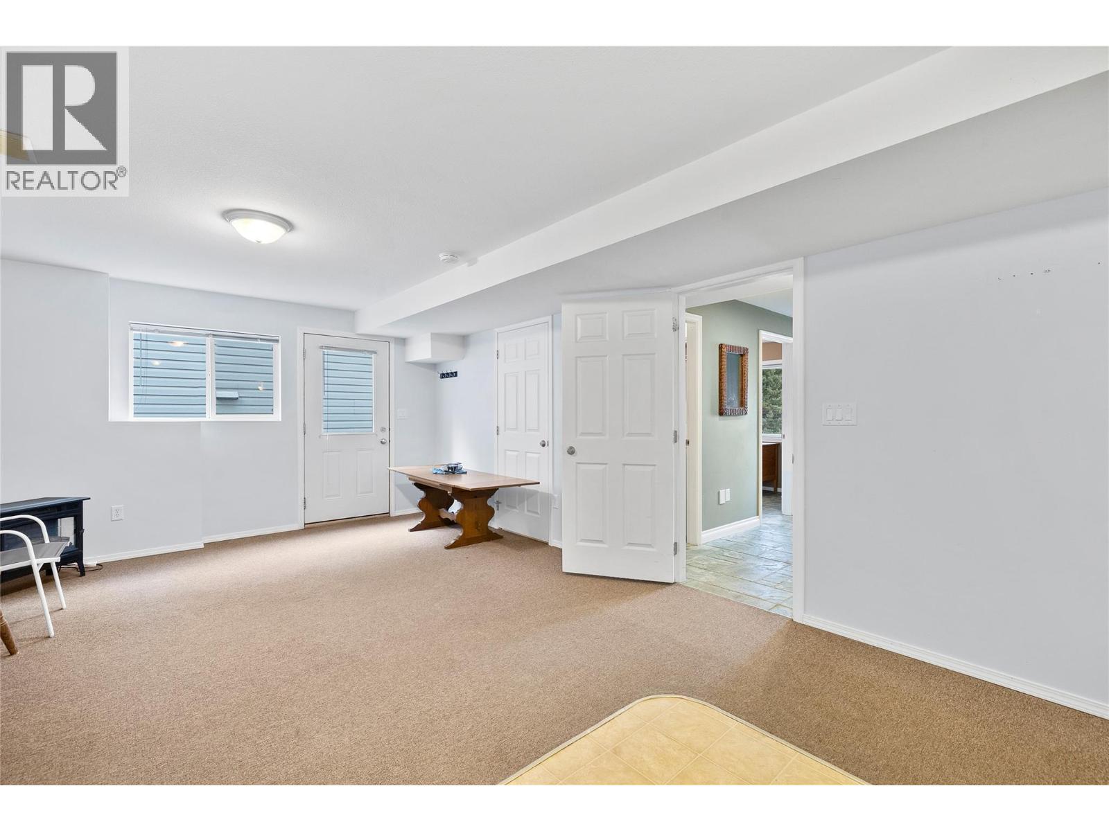 930 37 Street SE, Salmon Arm