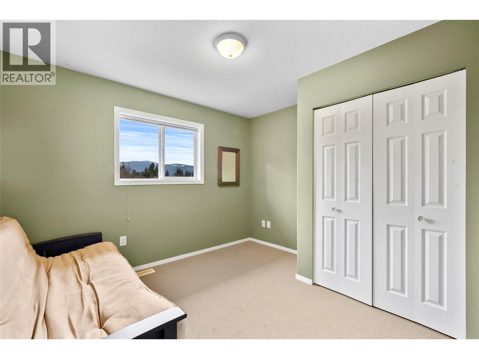 930 37 Street SE, Salmon Arm