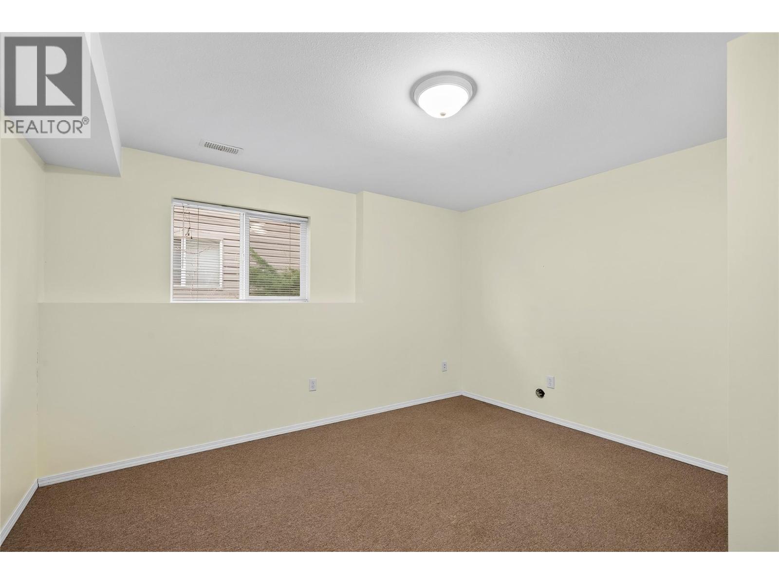 930 37 Street SE, Salmon Arm