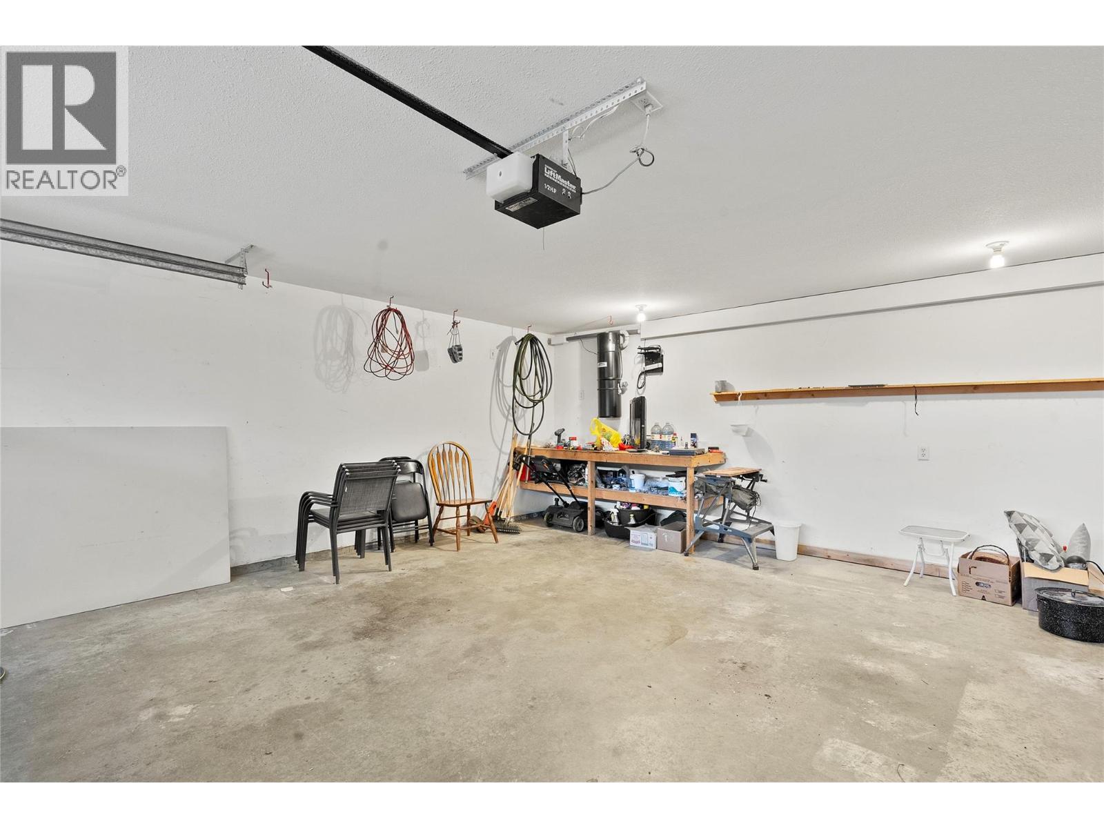 930 37 Street SE, Salmon Arm