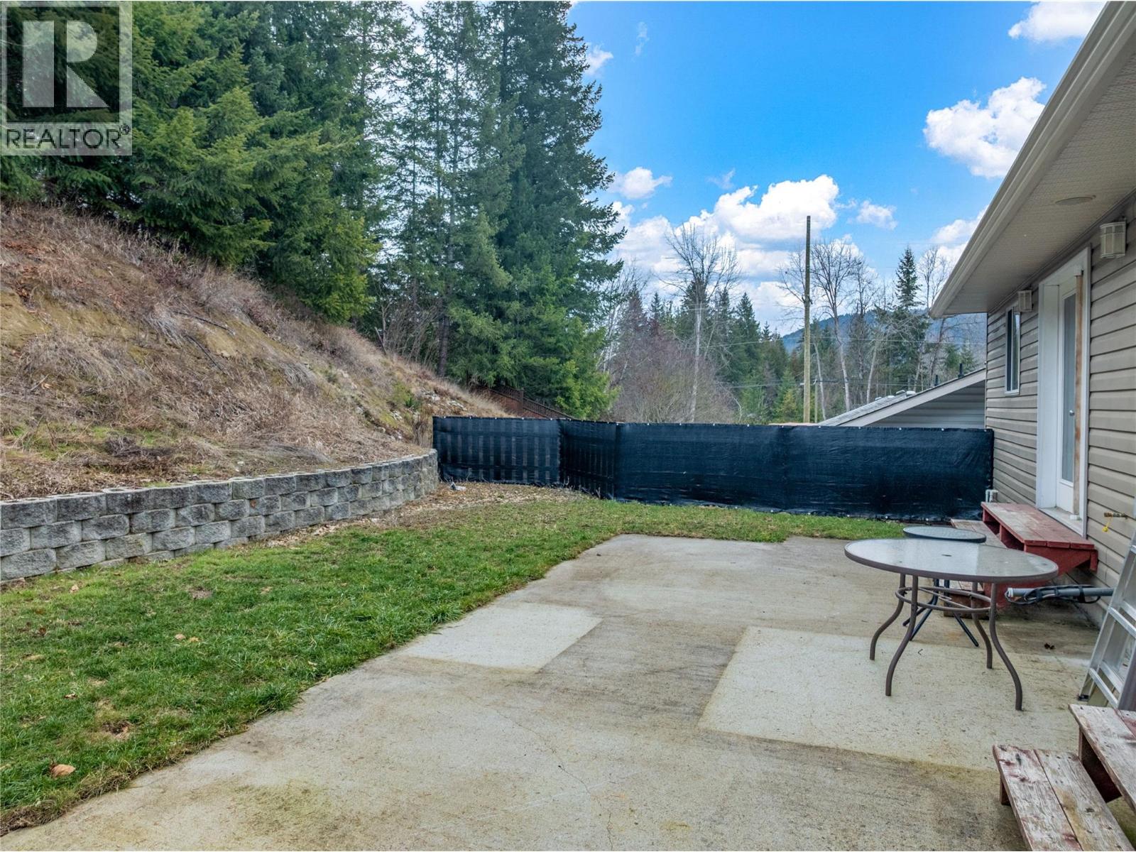 930 37 Street SE, Salmon Arm