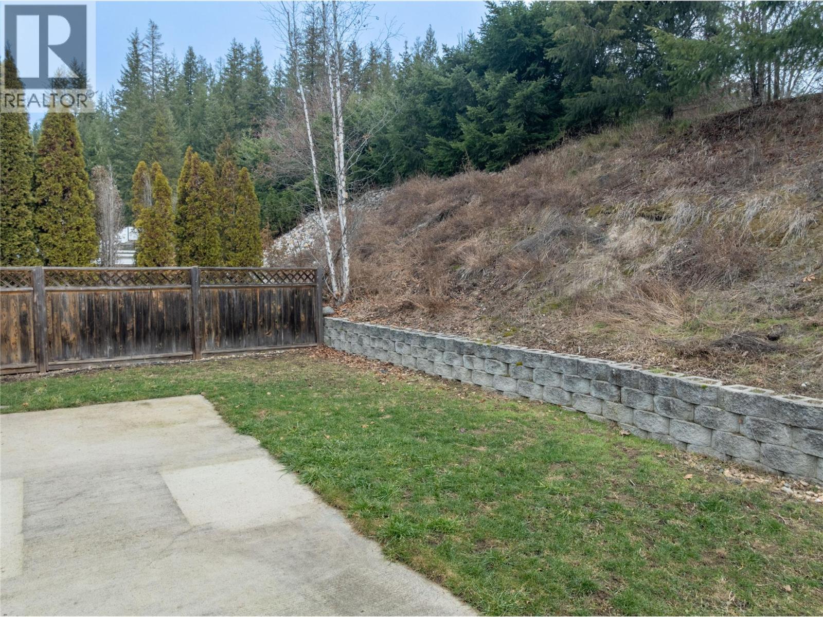 930 37 Street SE, Salmon Arm