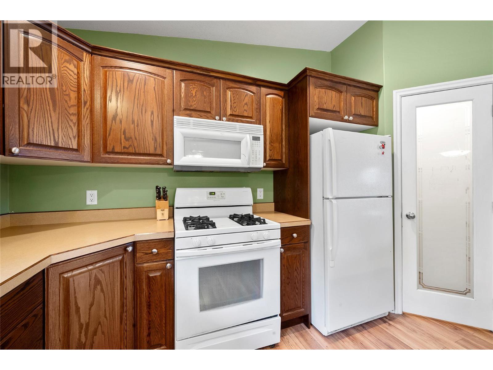 930 37 Street SE, Salmon Arm