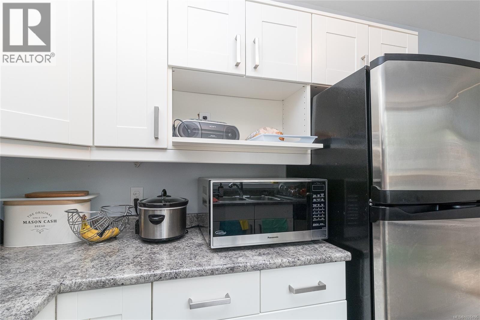  2882 Belmont Avenue, Victoria