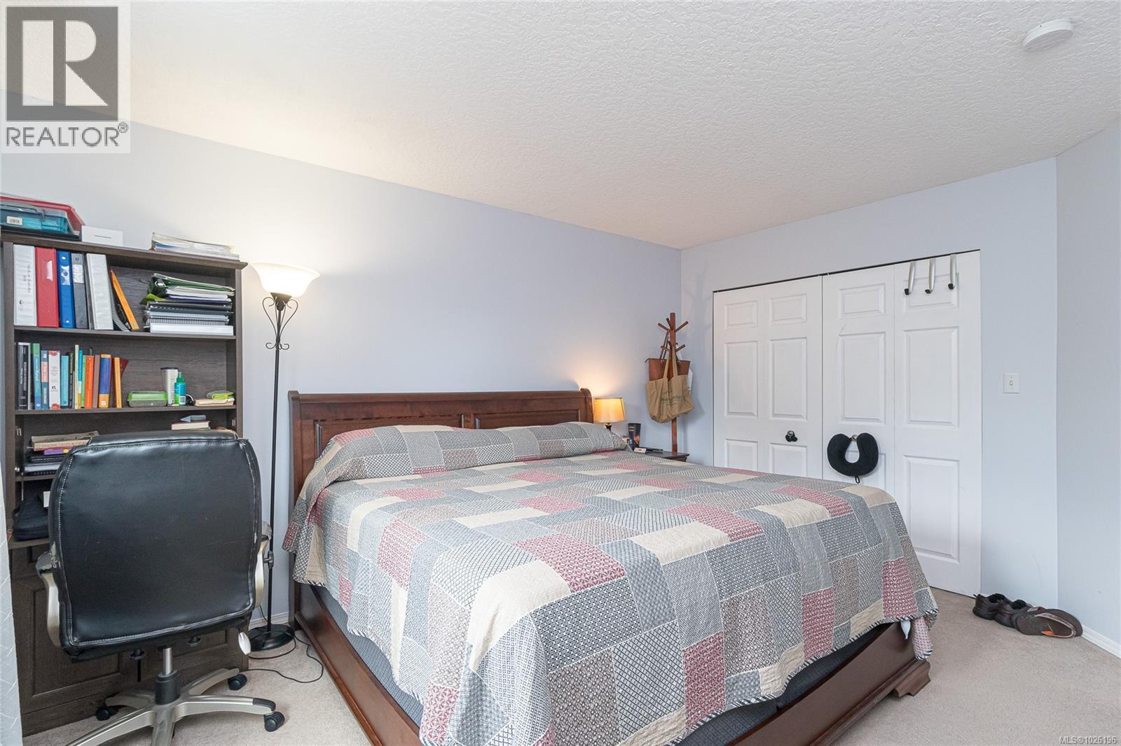  2882 Belmont Avenue, Victoria