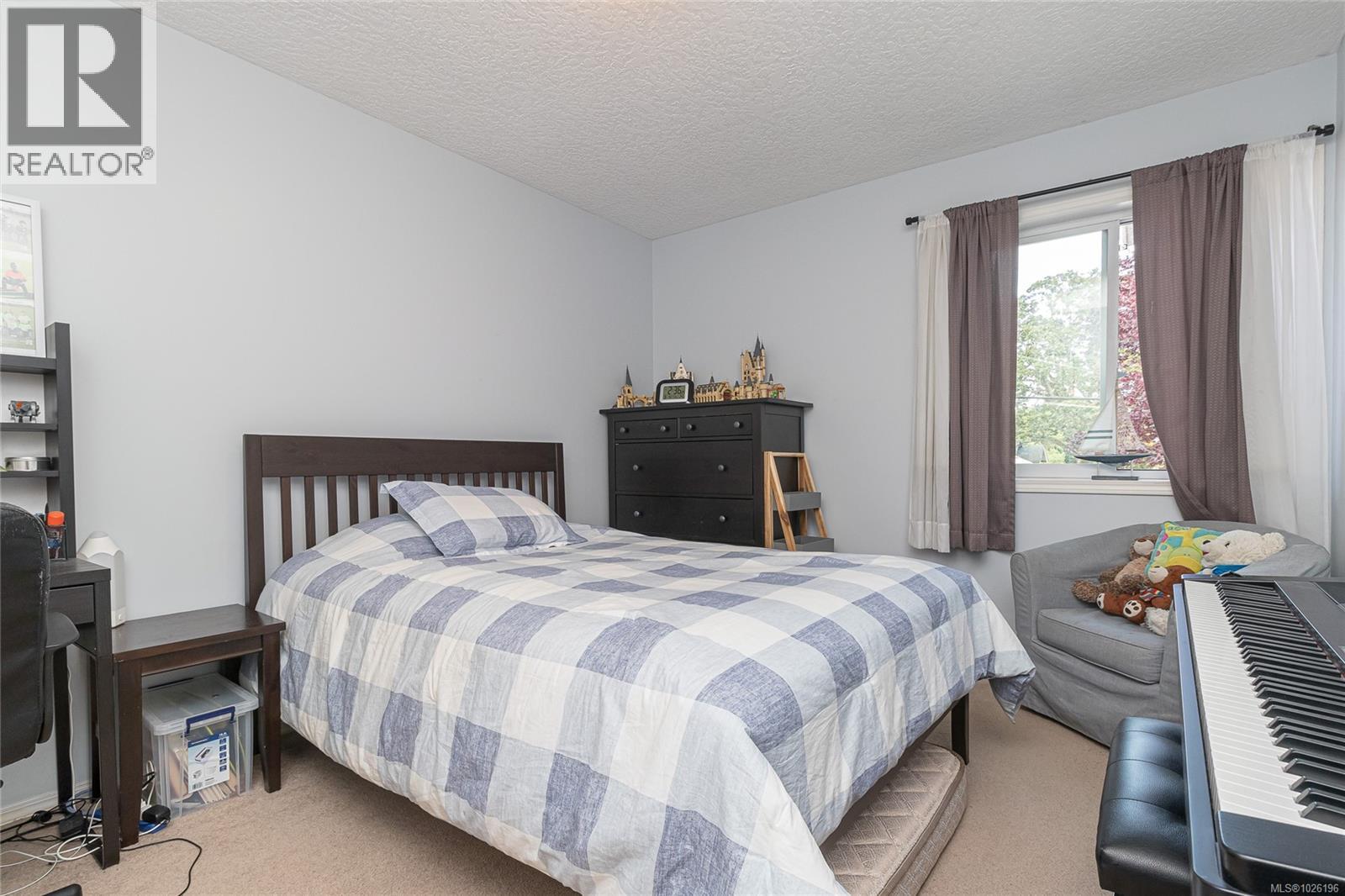  2882 Belmont Avenue, Victoria