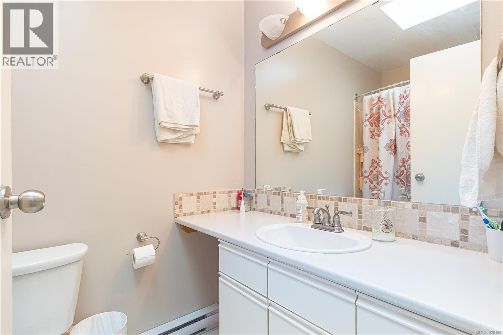  2882 Belmont Avenue, Victoria