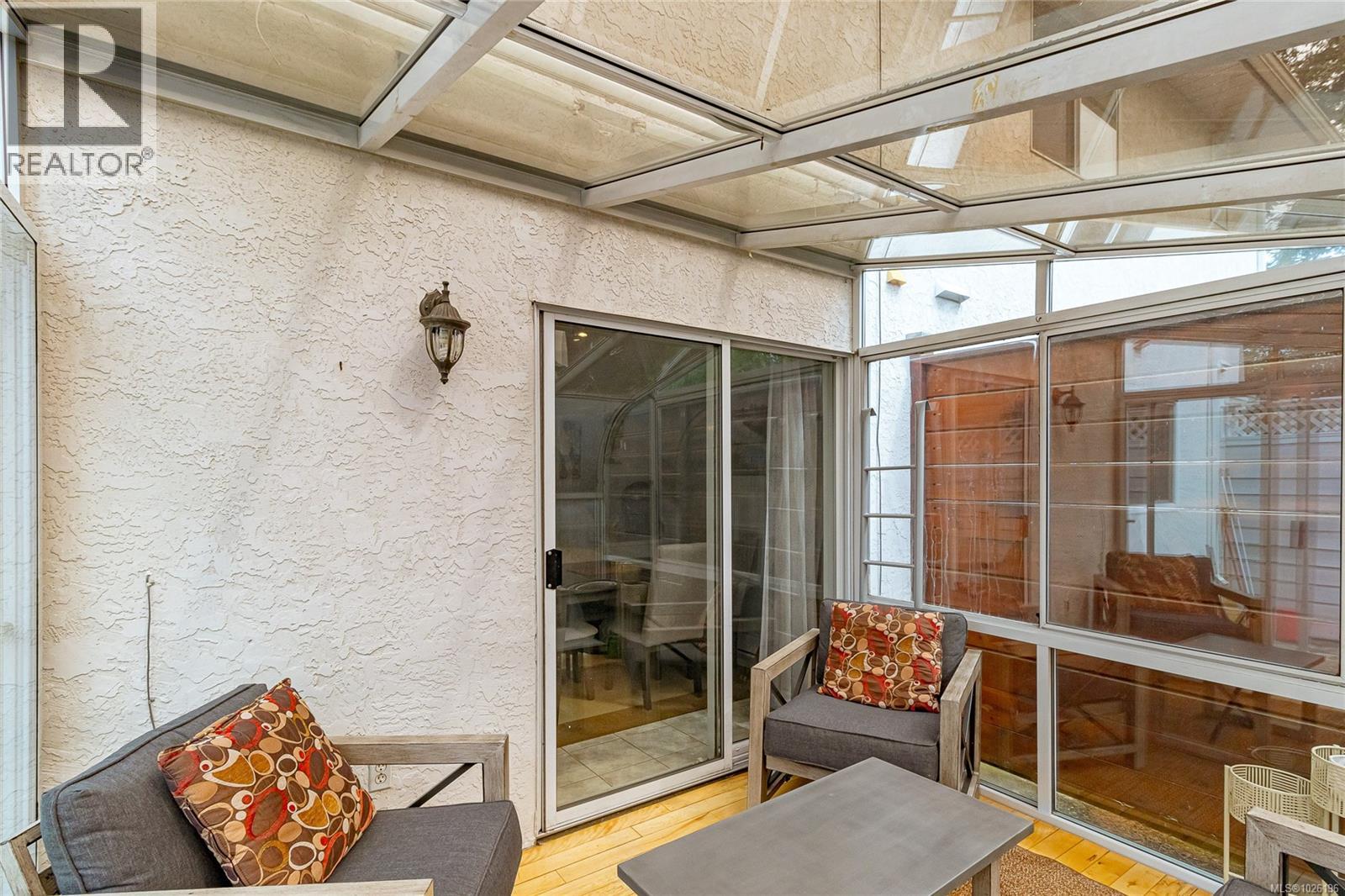  2882 Belmont Avenue, Victoria