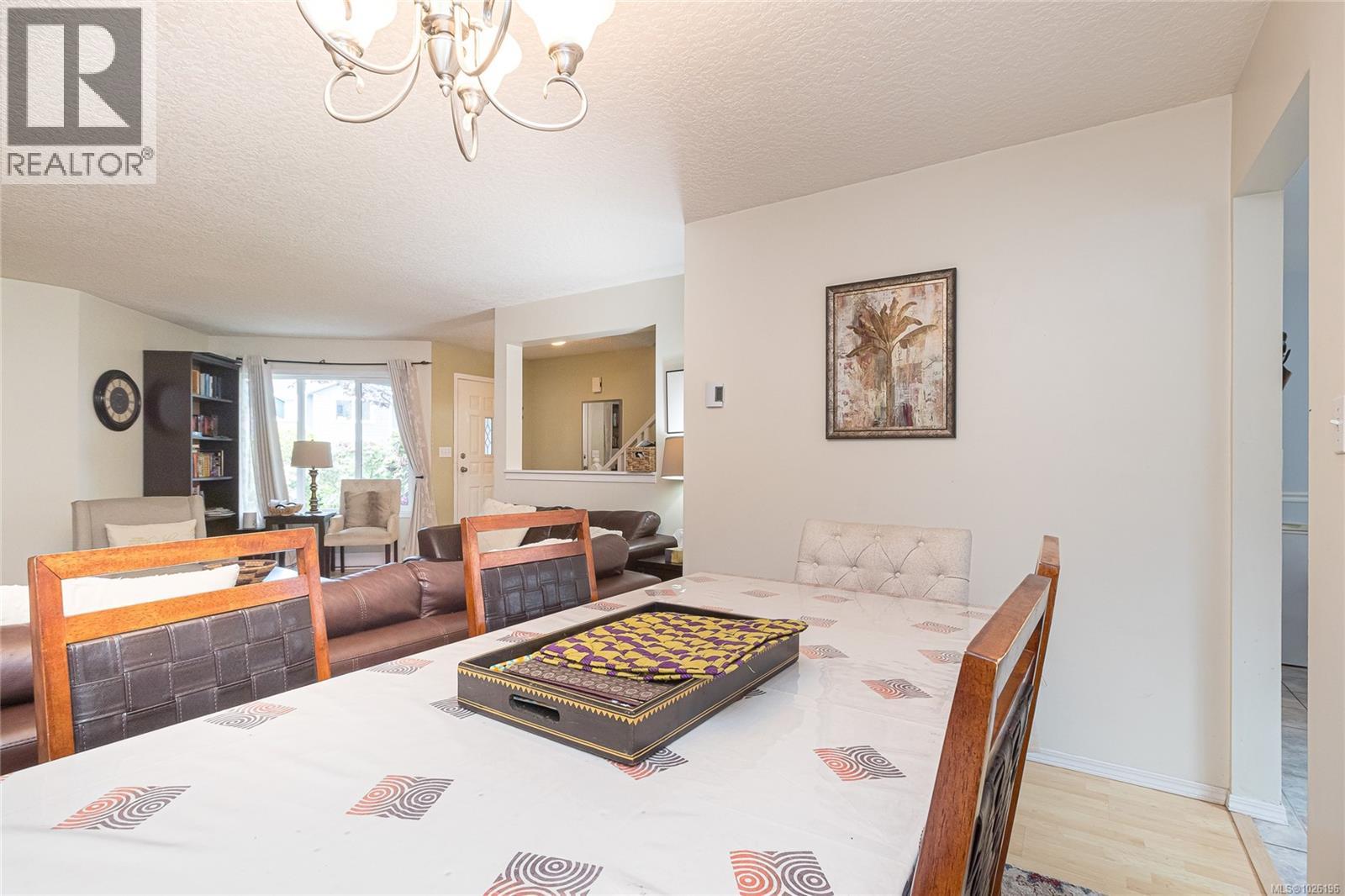  2882 Belmont Avenue, Victoria