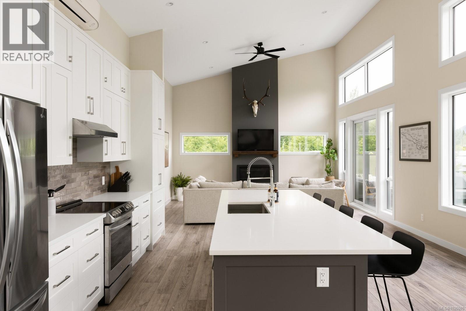 9846 Stin-Qua Rd, Honeymoon Bay