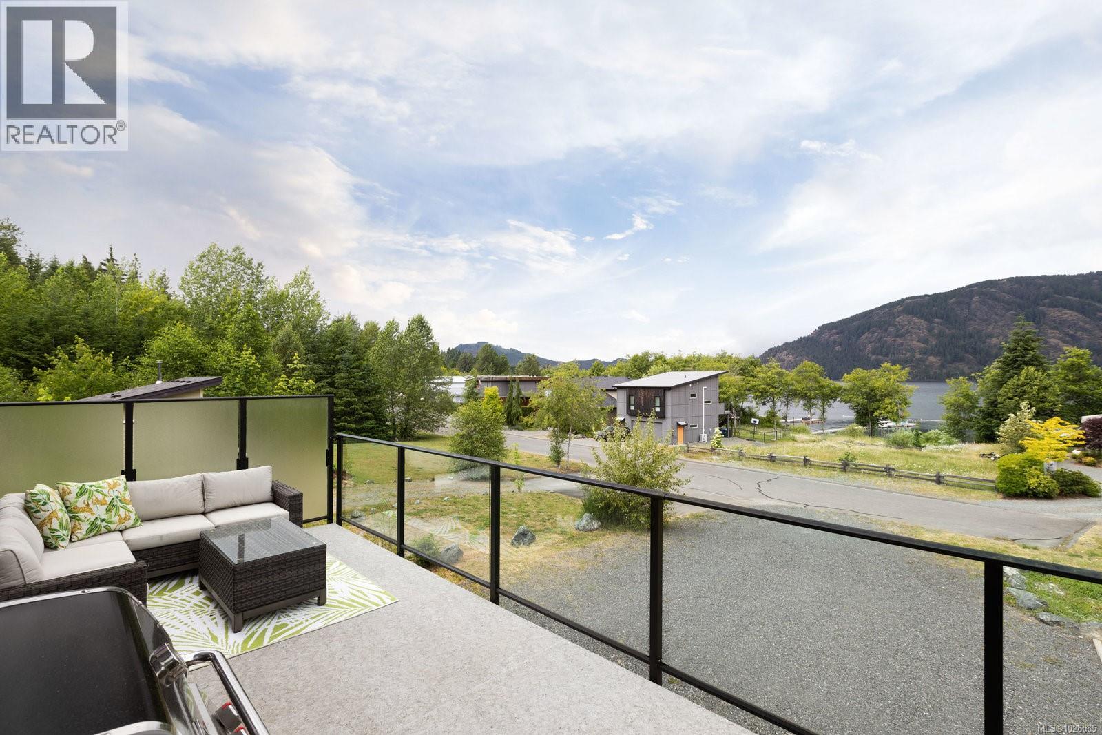 9846 Stin-Qua Rd, Honeymoon Bay