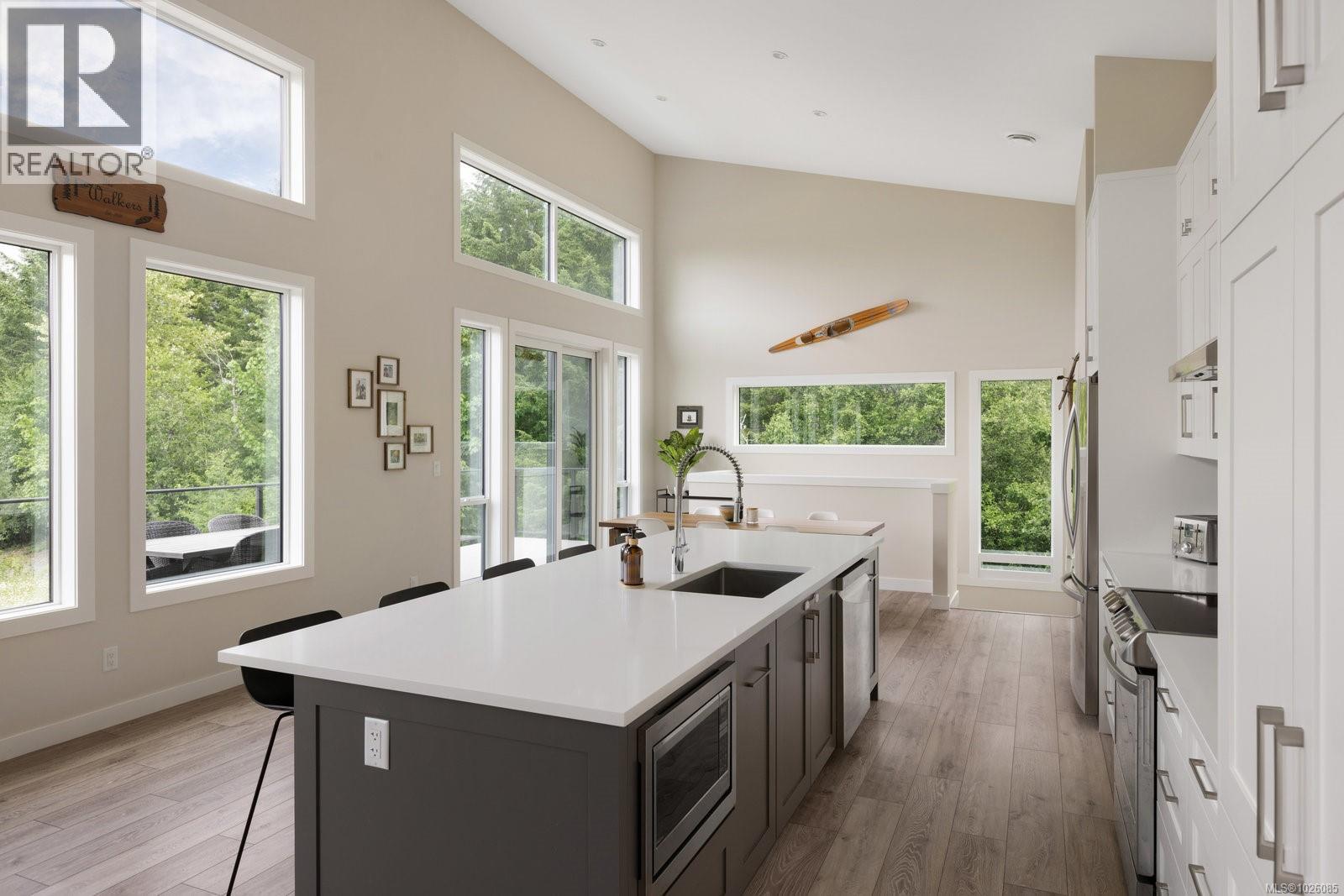 9846 Stin-Qua Rd, Honeymoon Bay