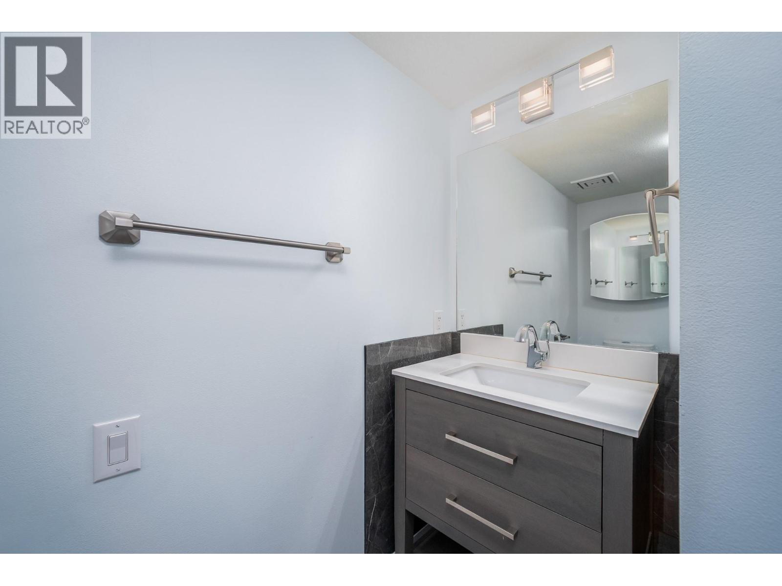 315 3175 De Montreuil Court, Kelowna